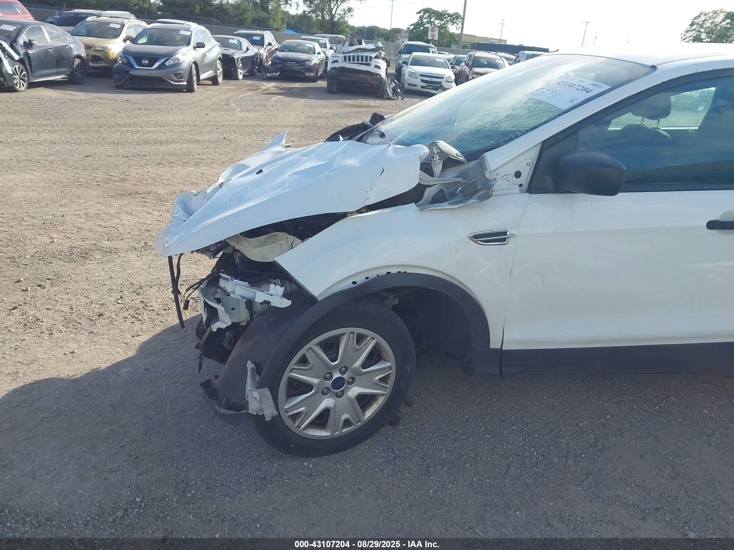 2015 Ford Escape S White vin: 1FMCU0F75FUA06959