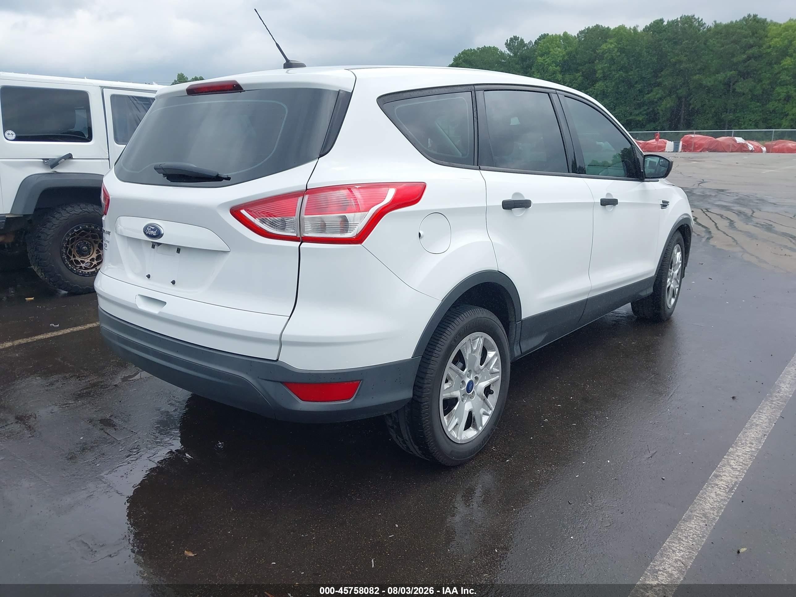 2015 Ford Escape S White vin: 1FMCU0F75FUA45888