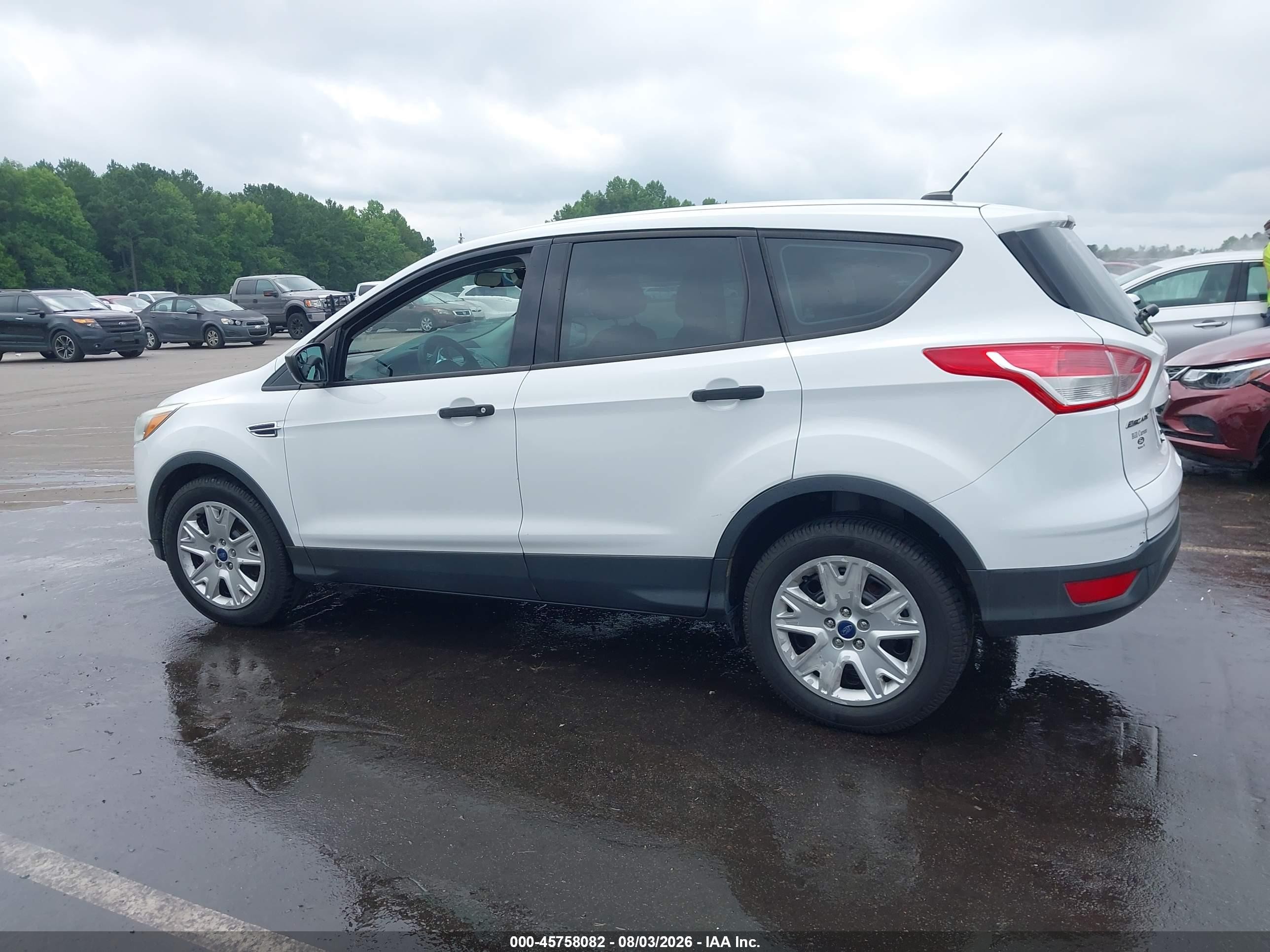 2015 Ford Escape S White vin: 1FMCU0F75FUA45888