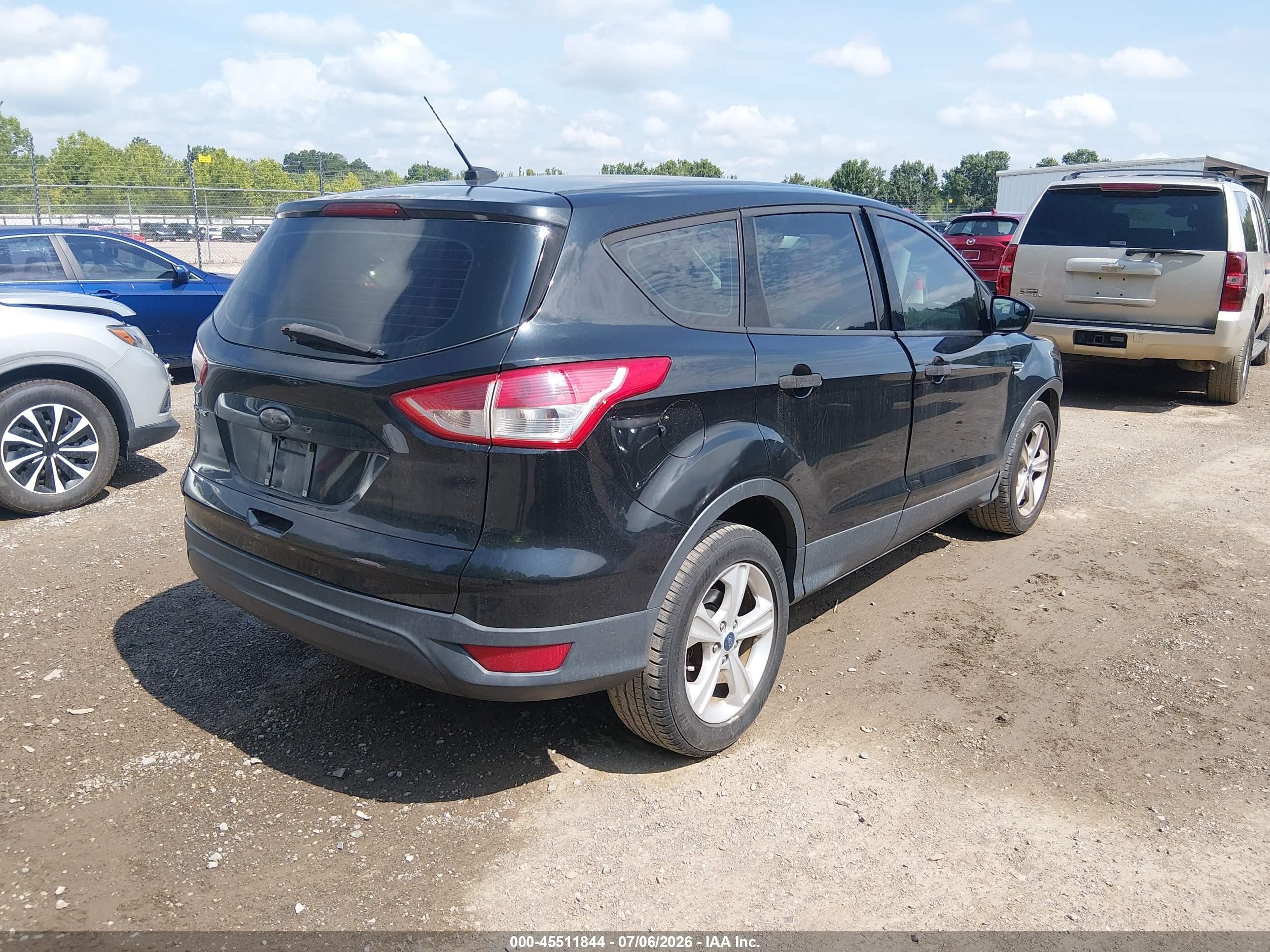 2015 Ford Escape S Черный vin: 1FMCU0F75FUA89681