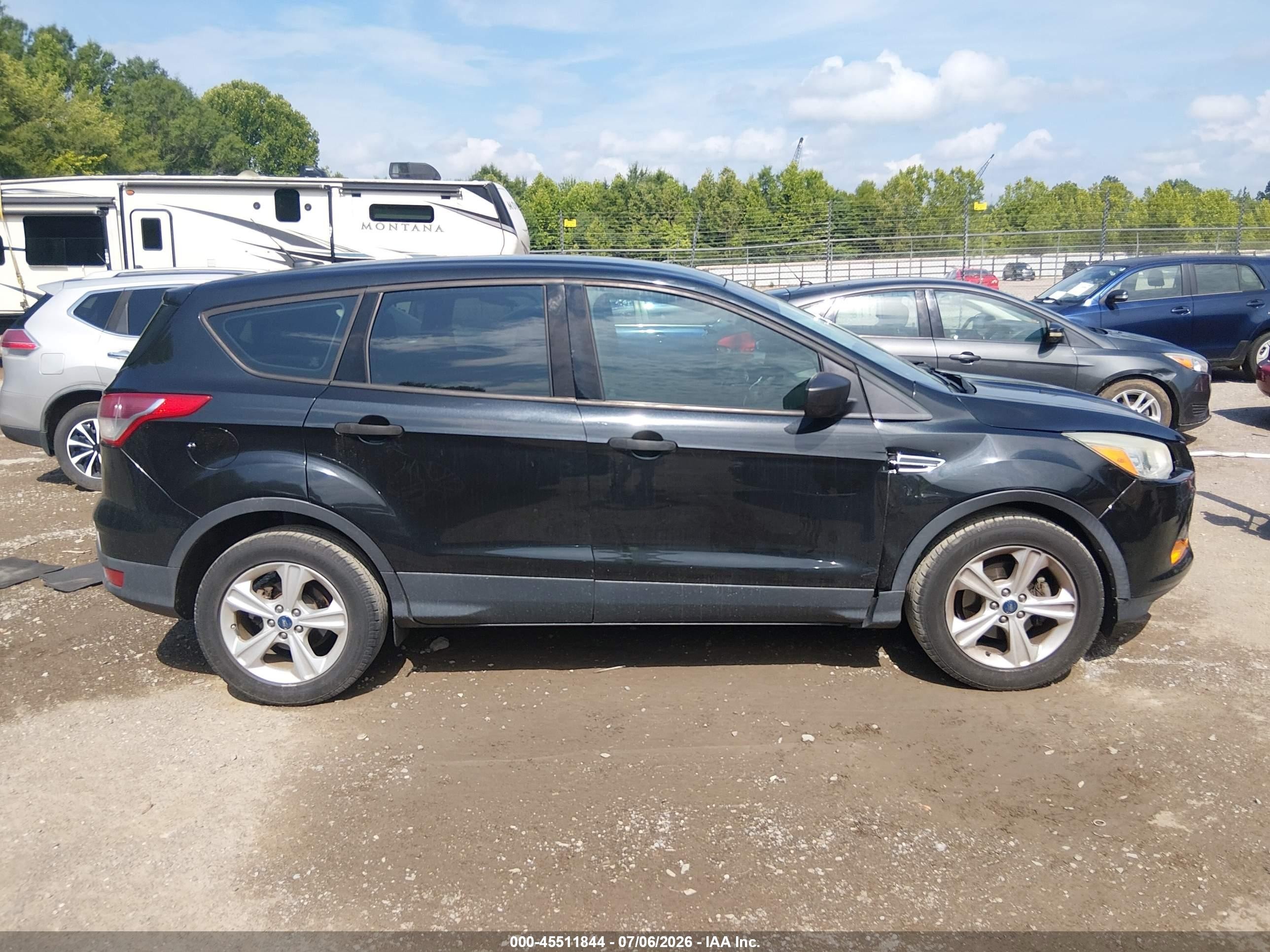 2015 Ford Escape S Черный vin: 1FMCU0F75FUA89681