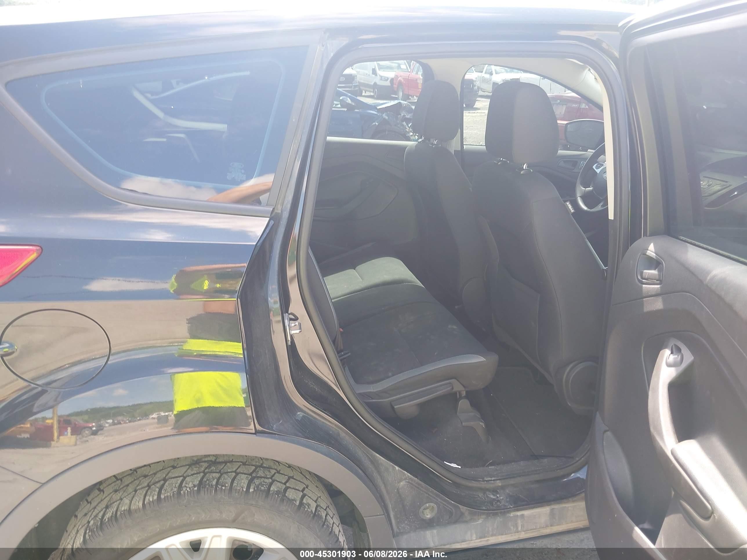 2015 Ford Escape S Черный vin: 1FMCU0F75FUC22262