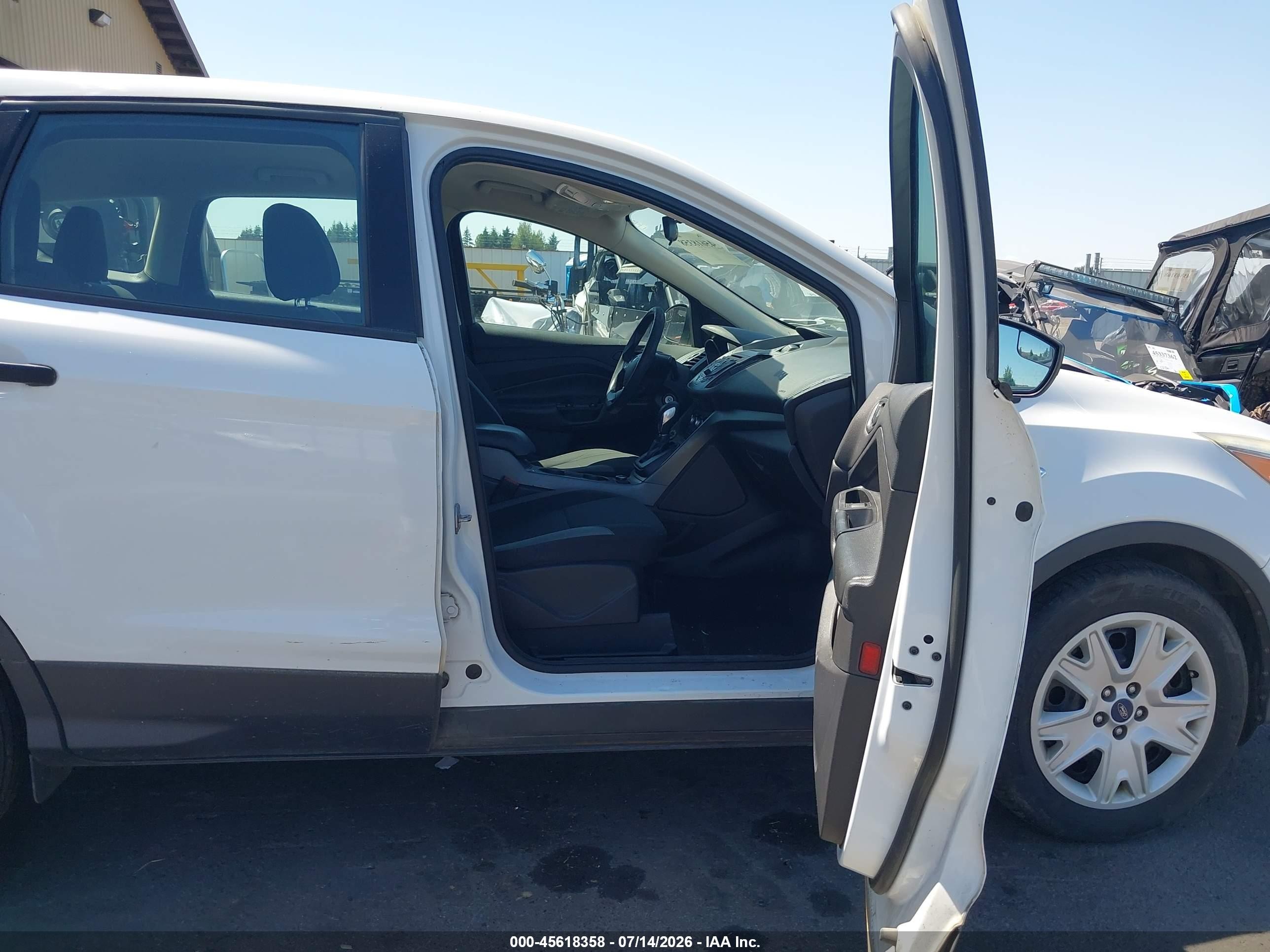 2015 Ford Escape S White vin: 1FMCU0F75FUC80758