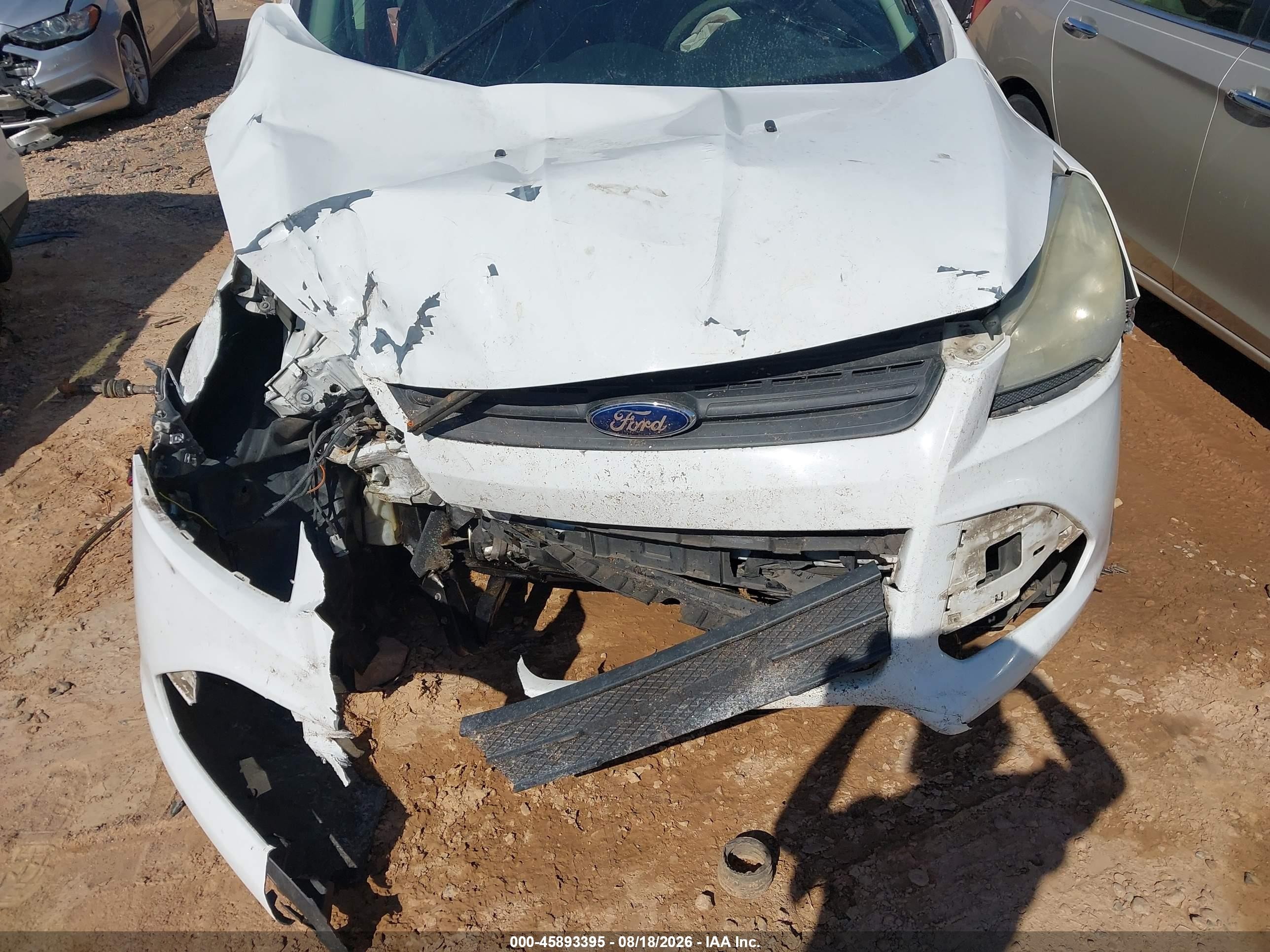 2013 Ford Escape S White vin: 1FMCU0F76DUB36035