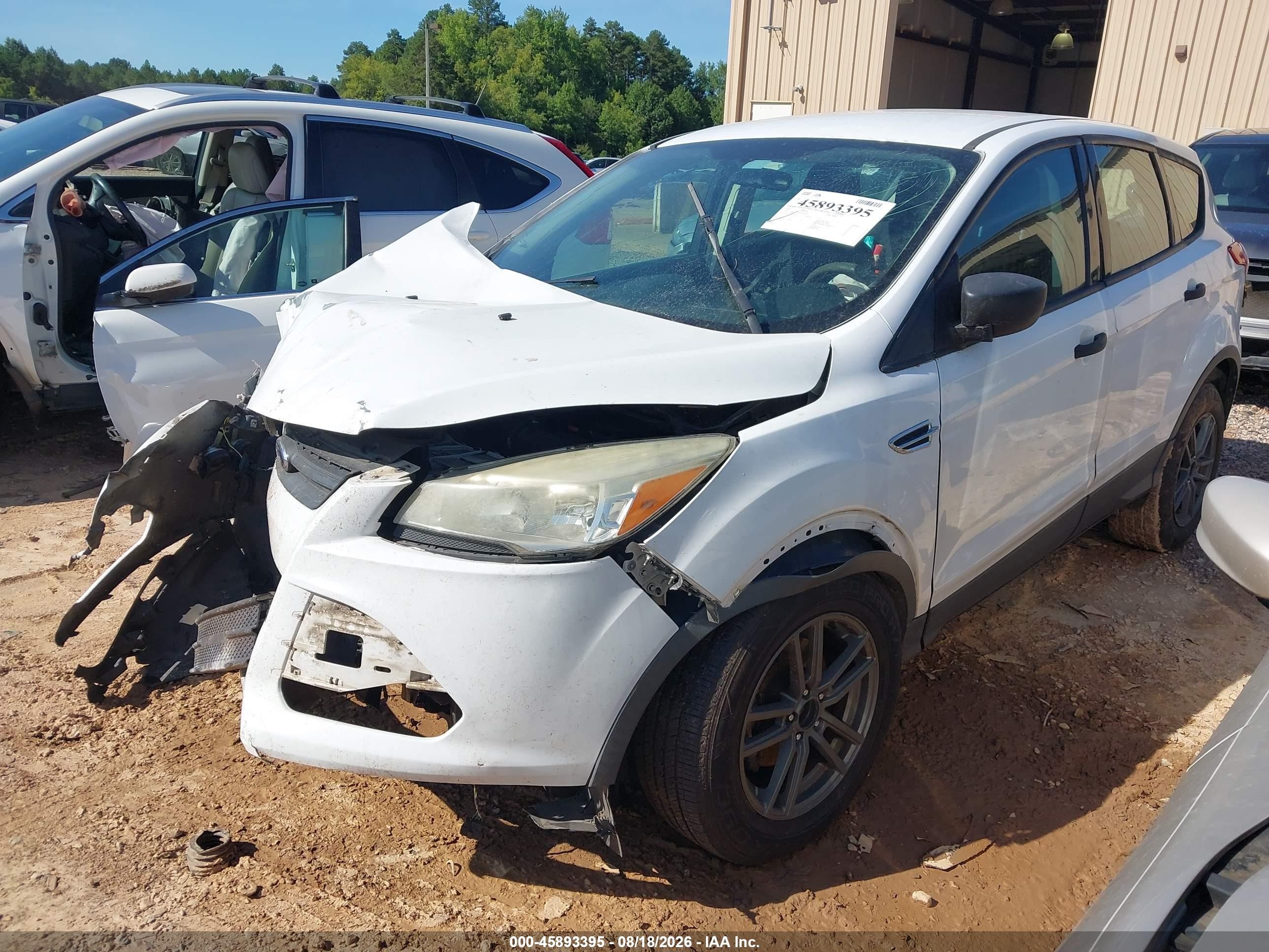 2013 Ford Escape S White vin: 1FMCU0F76DUB36035