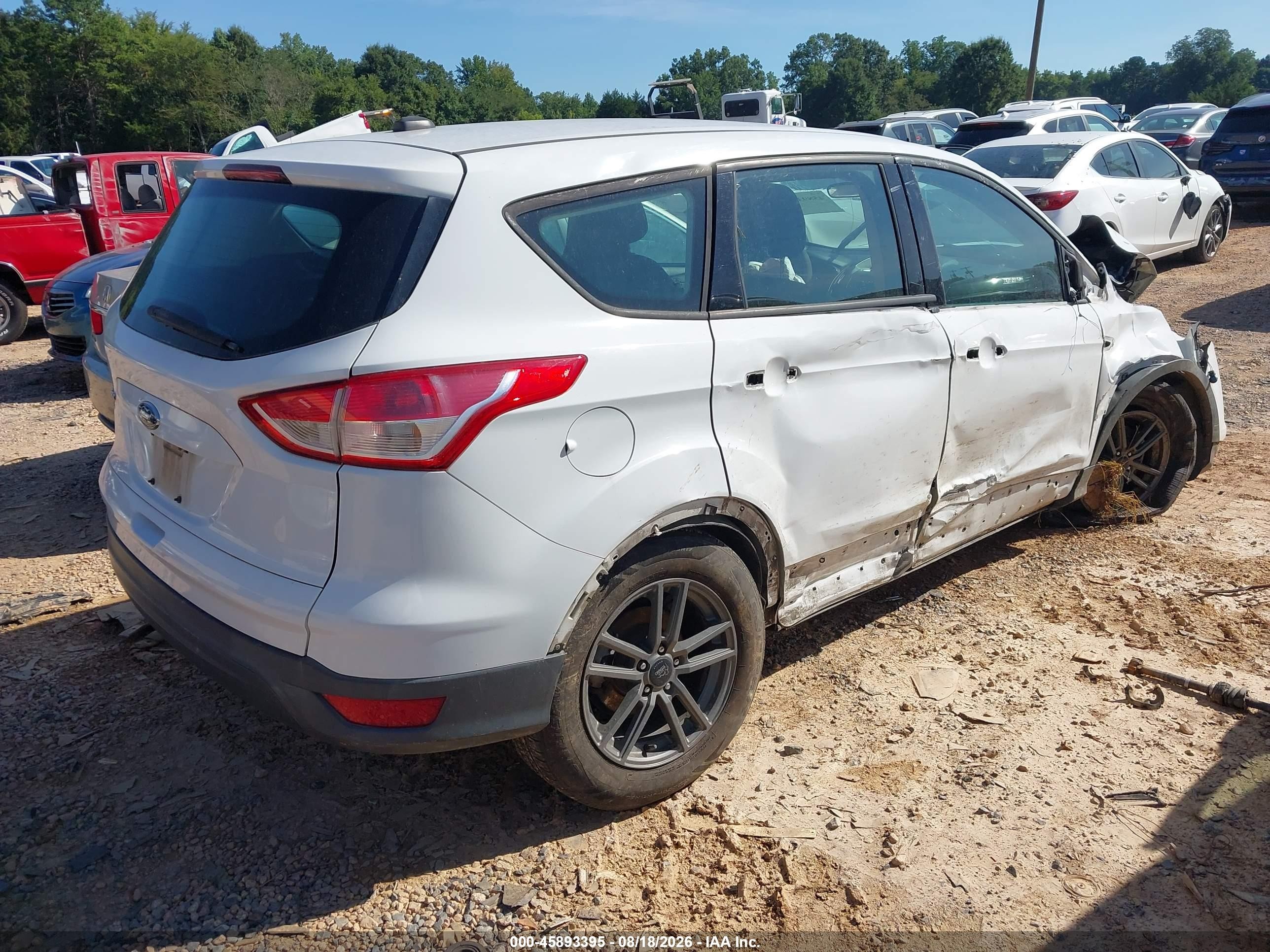 2013 Ford Escape S White vin: 1FMCU0F76DUB36035