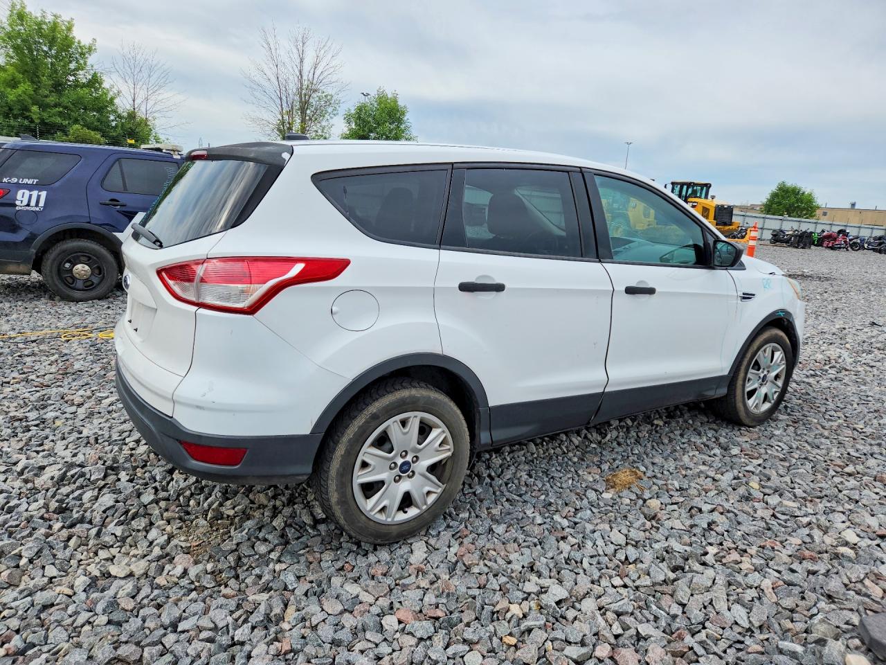 2013 Ford Escape S White vin: 1FMCU0F76DUC87750