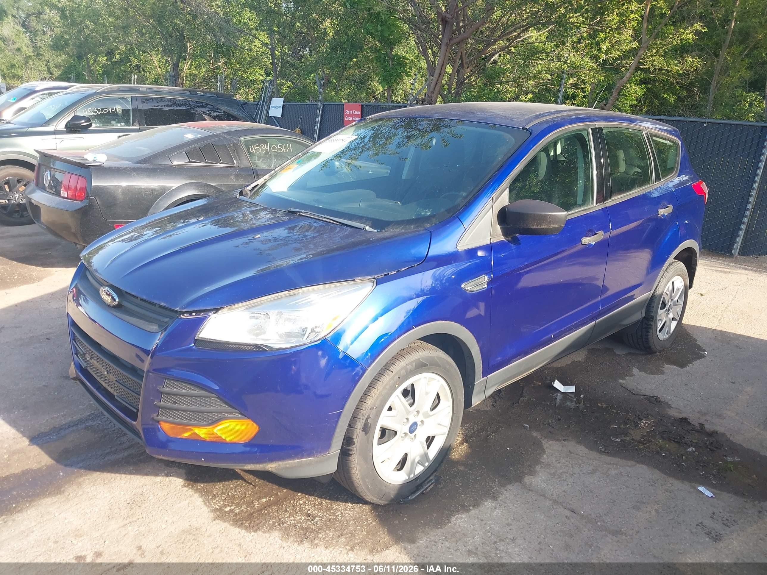2013 Ford Escape S Blue vin: 1FMCU0F76DUD38261
