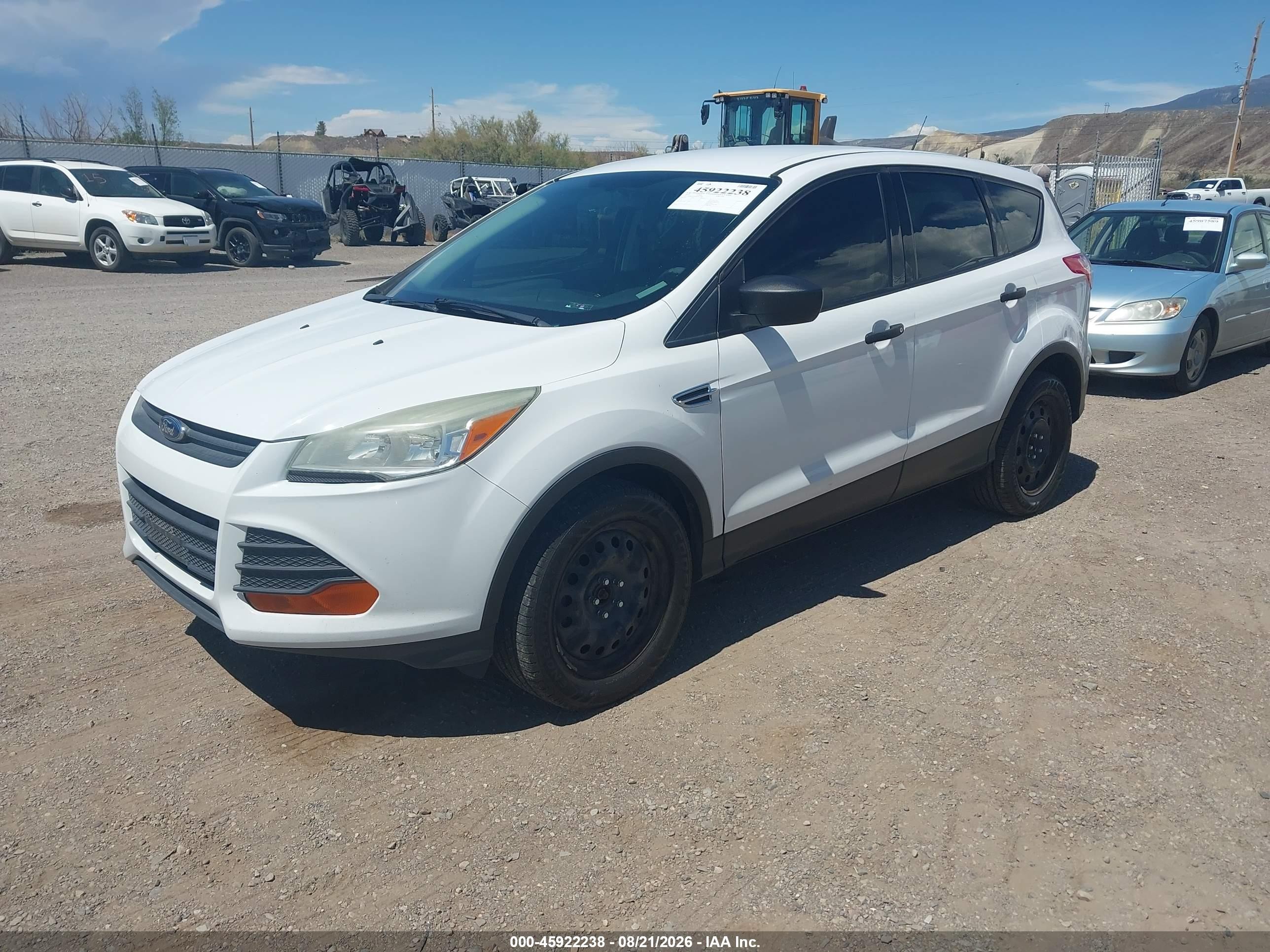 2013 Ford Escape S Белый vin: 1FMCU0F76DUD77884