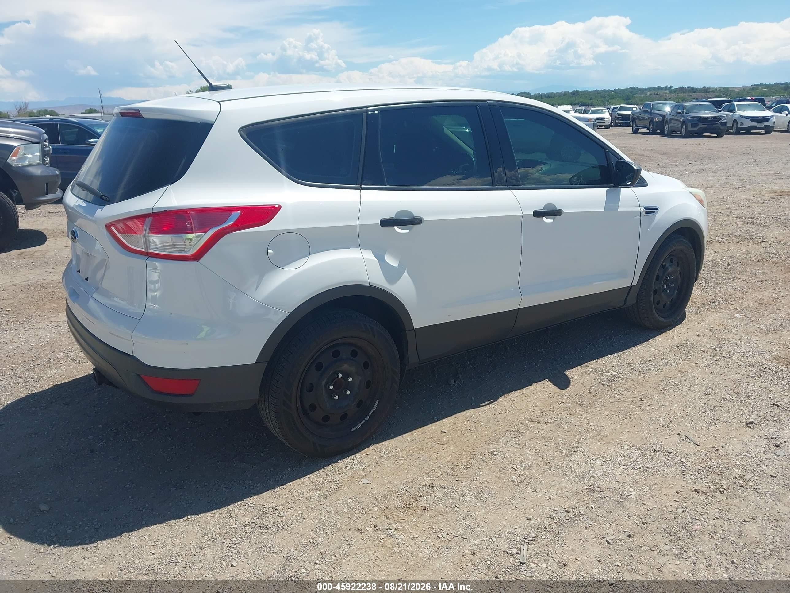 2013 Ford Escape S Белый vin: 1FMCU0F76DUD77884