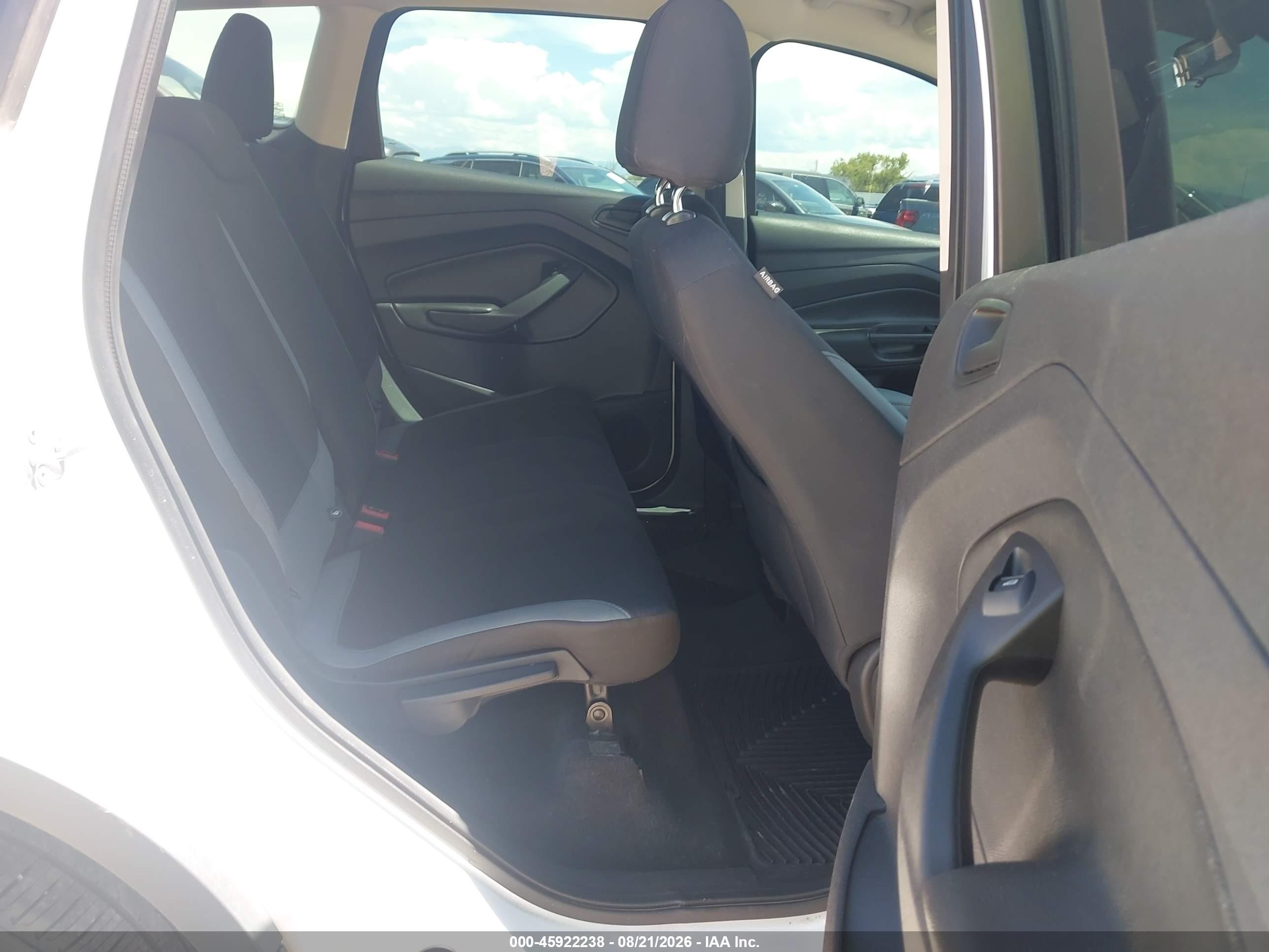 2013 Ford Escape S Белый vin: 1FMCU0F76DUD77884