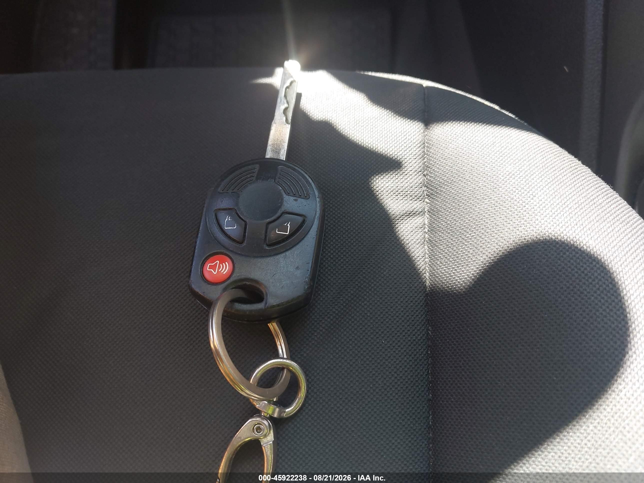 2013 Ford Escape S Белый vin: 1FMCU0F76DUD77884