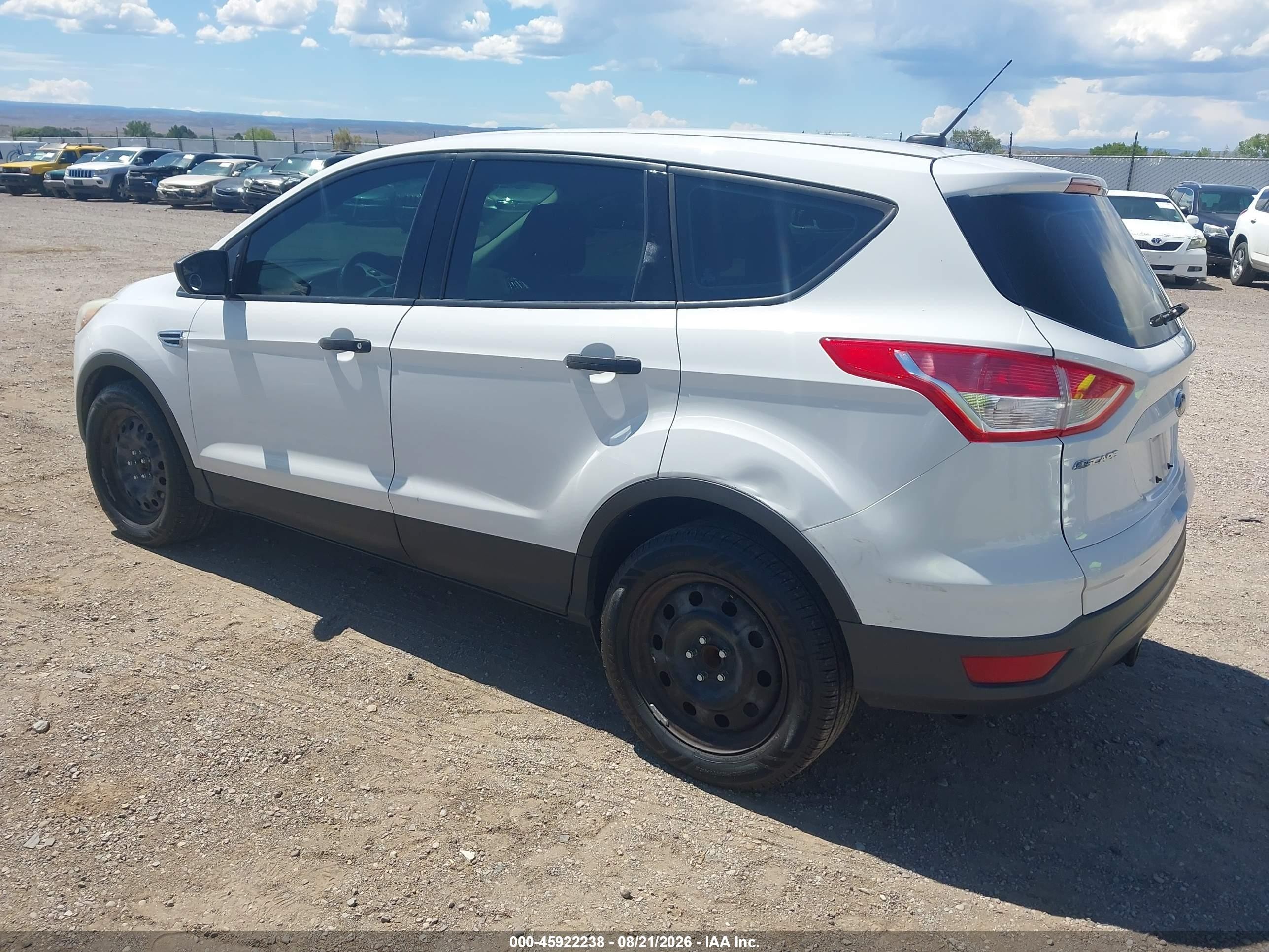 2013 Ford Escape S Белый vin: 1FMCU0F76DUD77884