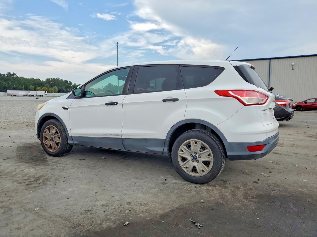 2013 Ford Escape S White vin: 1FMCU0F76DUD82227