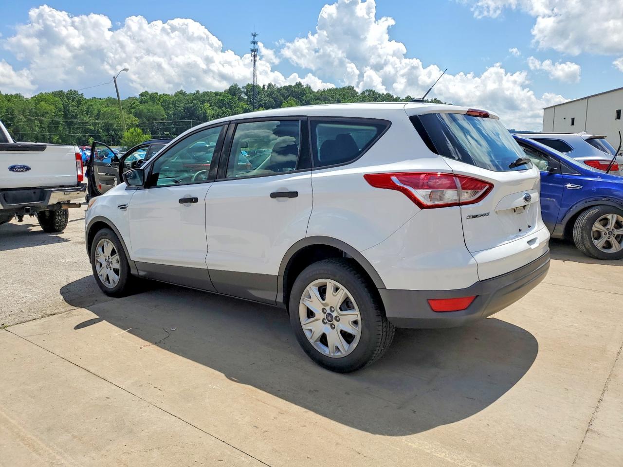 2014 Ford Escape S Белый vin: 1FMCU0F76EUB26445