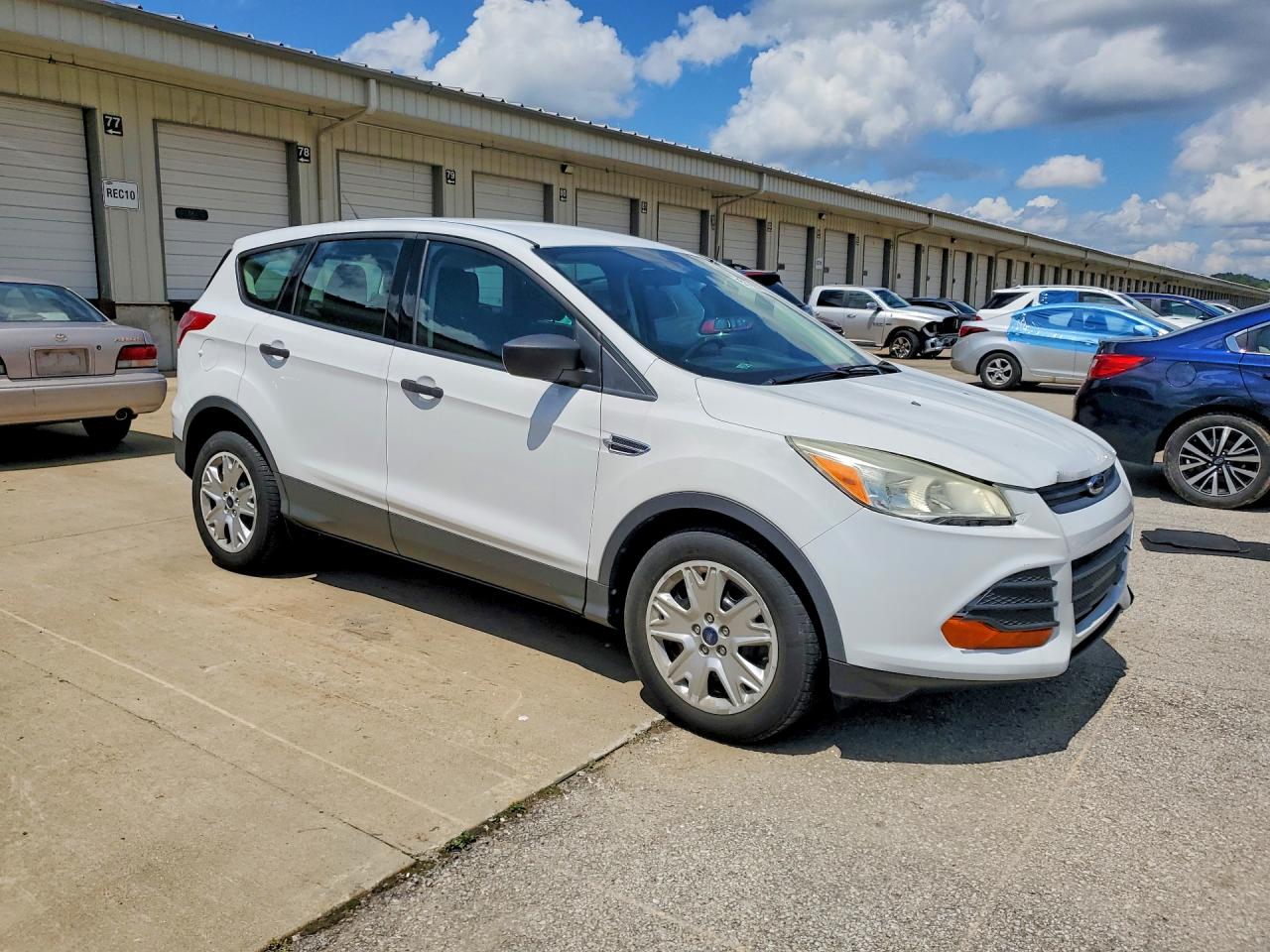 2014 Ford Escape S Белый vin: 1FMCU0F76EUB26445