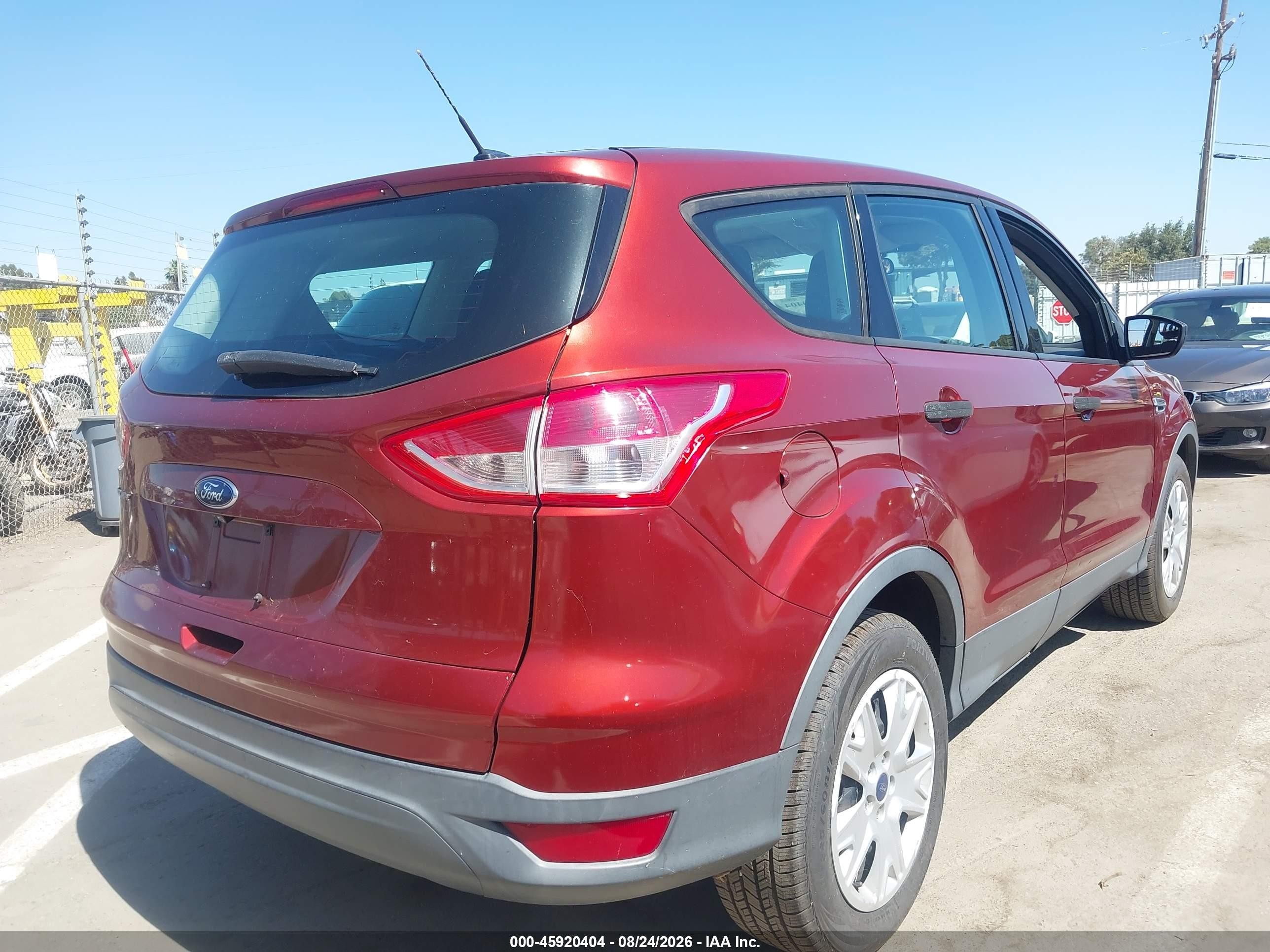 2014 Ford Escape S Оранжевый vin: 1FMCU0F76EUD25138