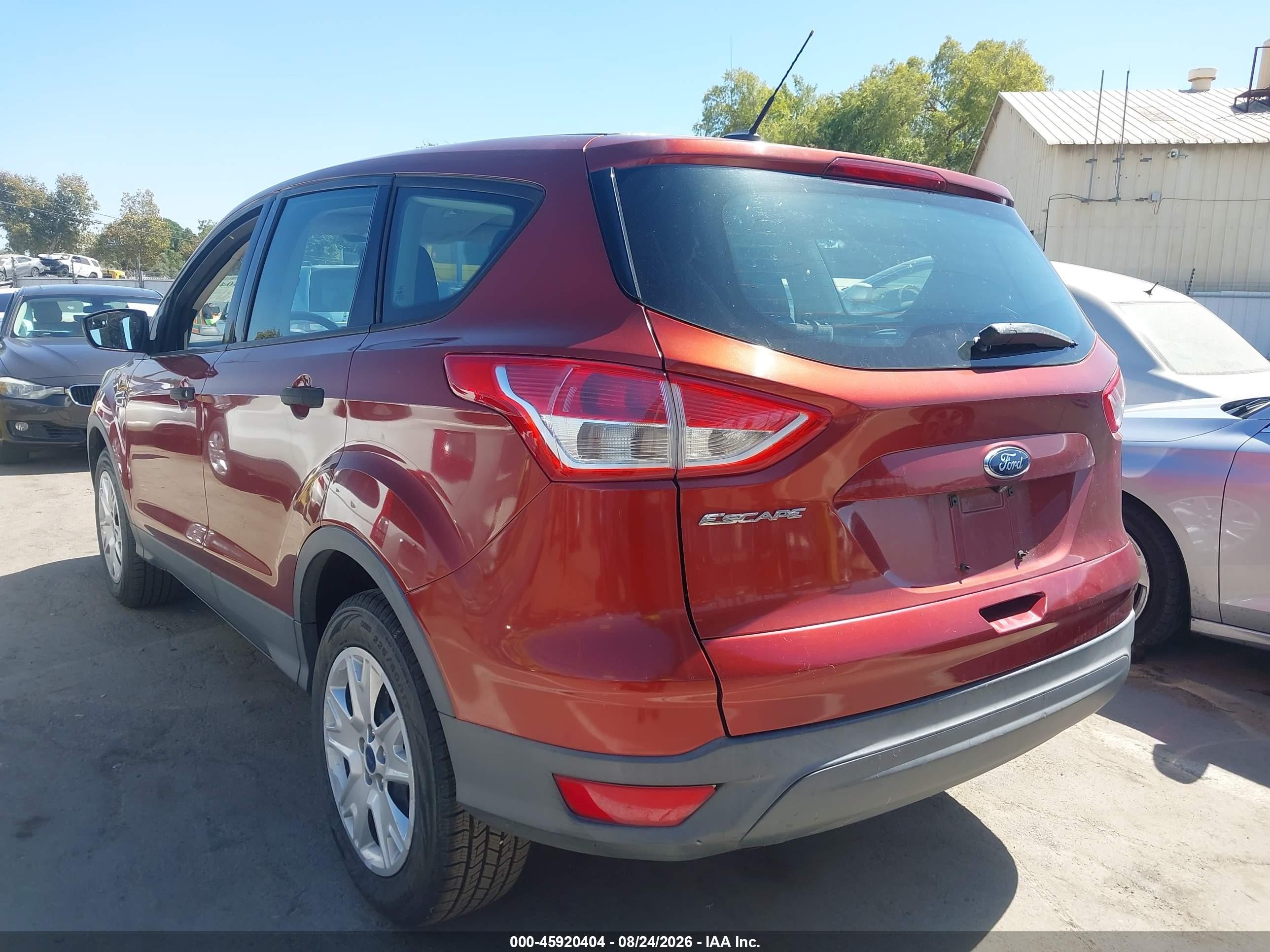 2014 Ford Escape S Оранжевый vin: 1FMCU0F76EUD25138