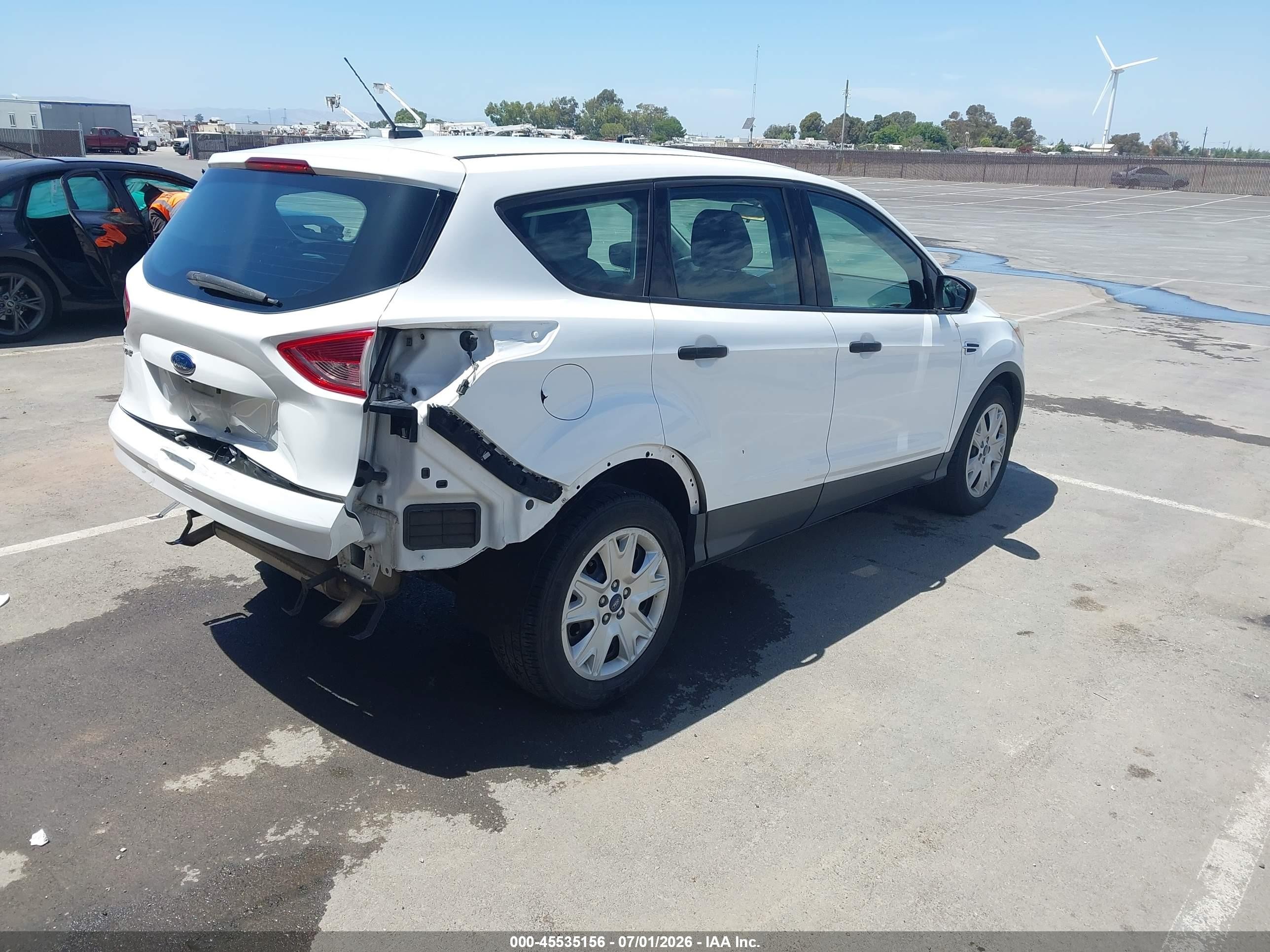 2015 Ford Escape S White vin: 1FMCU0F76FUB95718