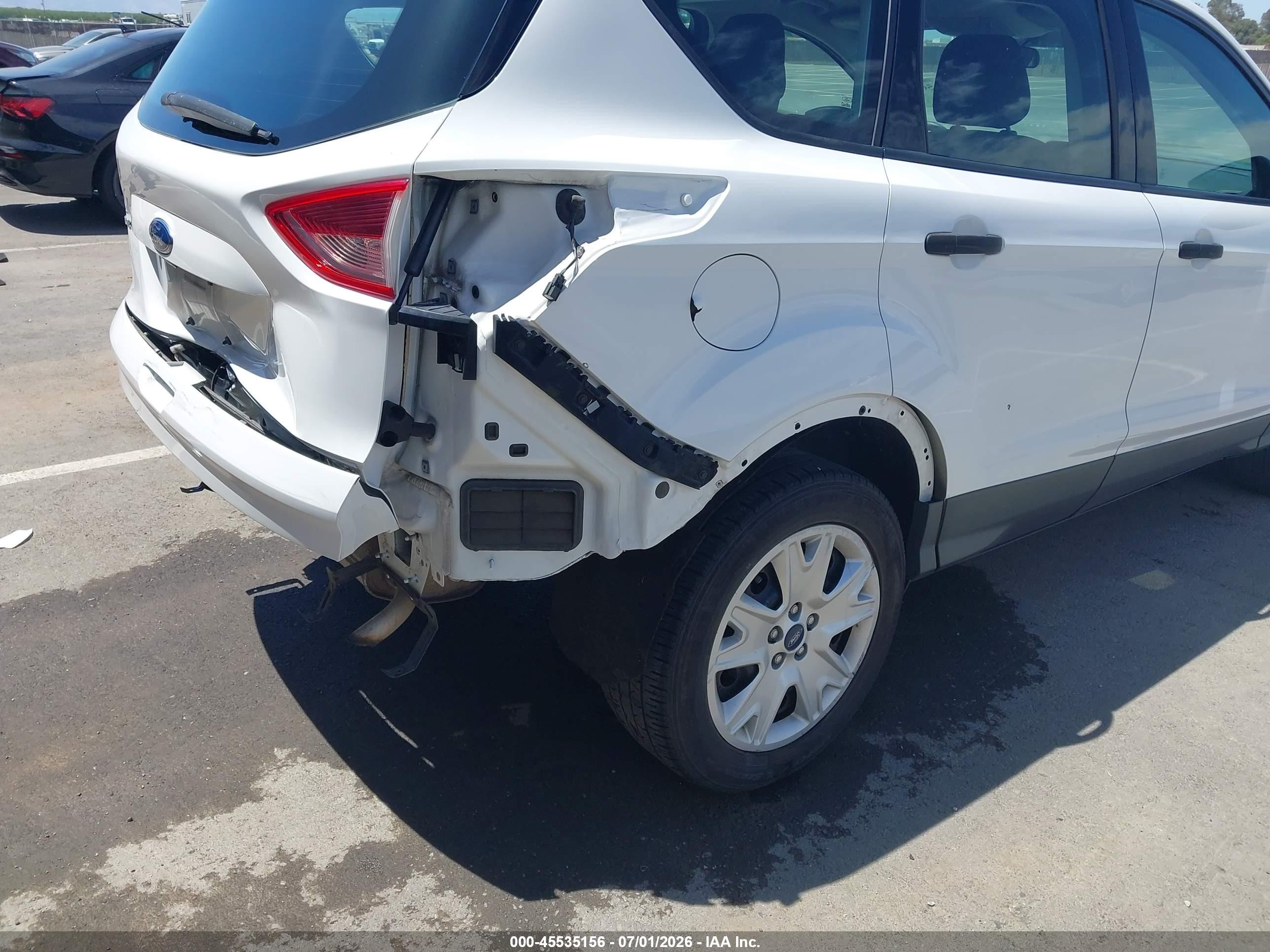 2015 Ford Escape S White vin: 1FMCU0F76FUB95718