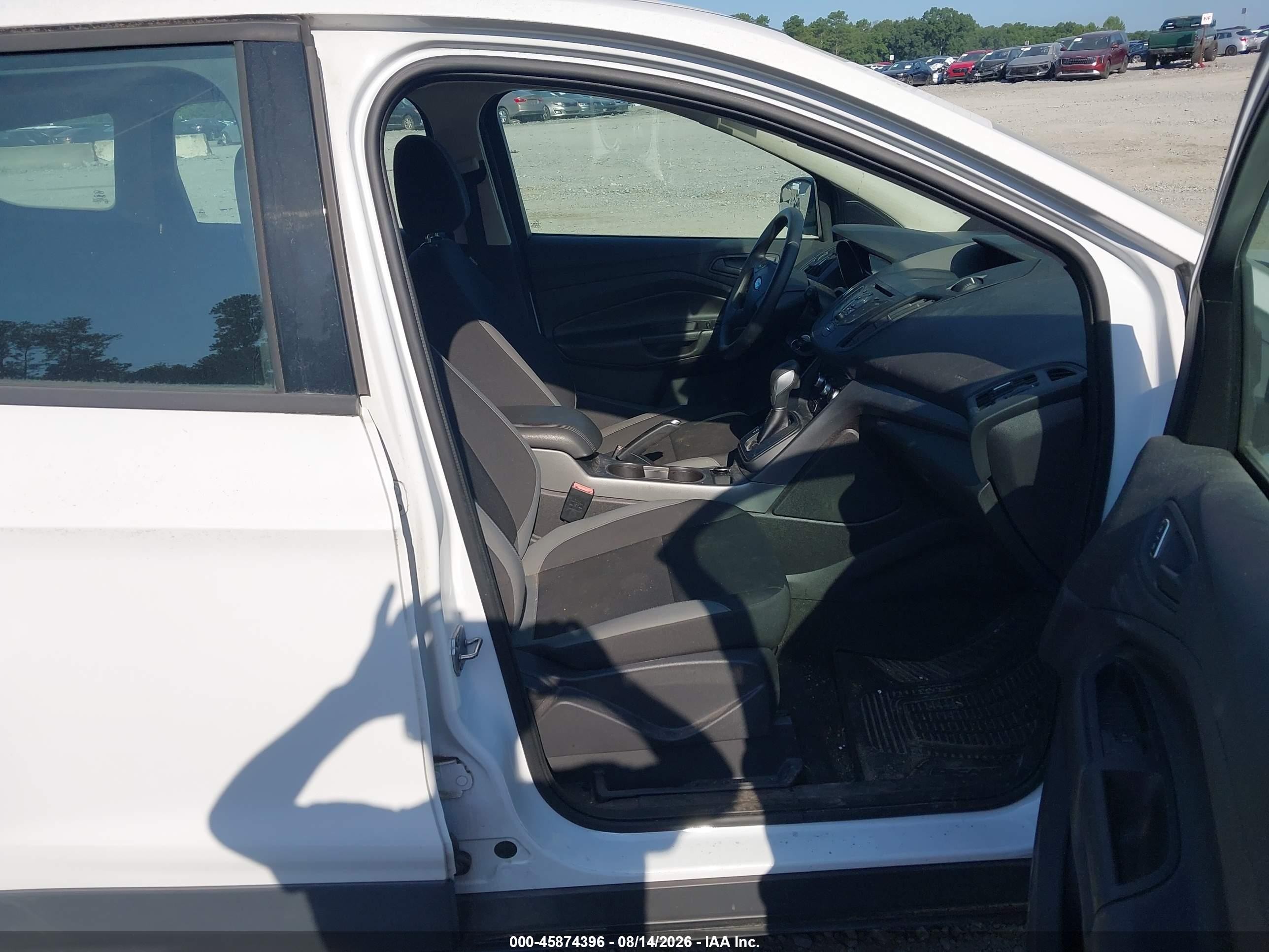 2013 Ford Escape S White vin: 1FMCU0F77DUB65575