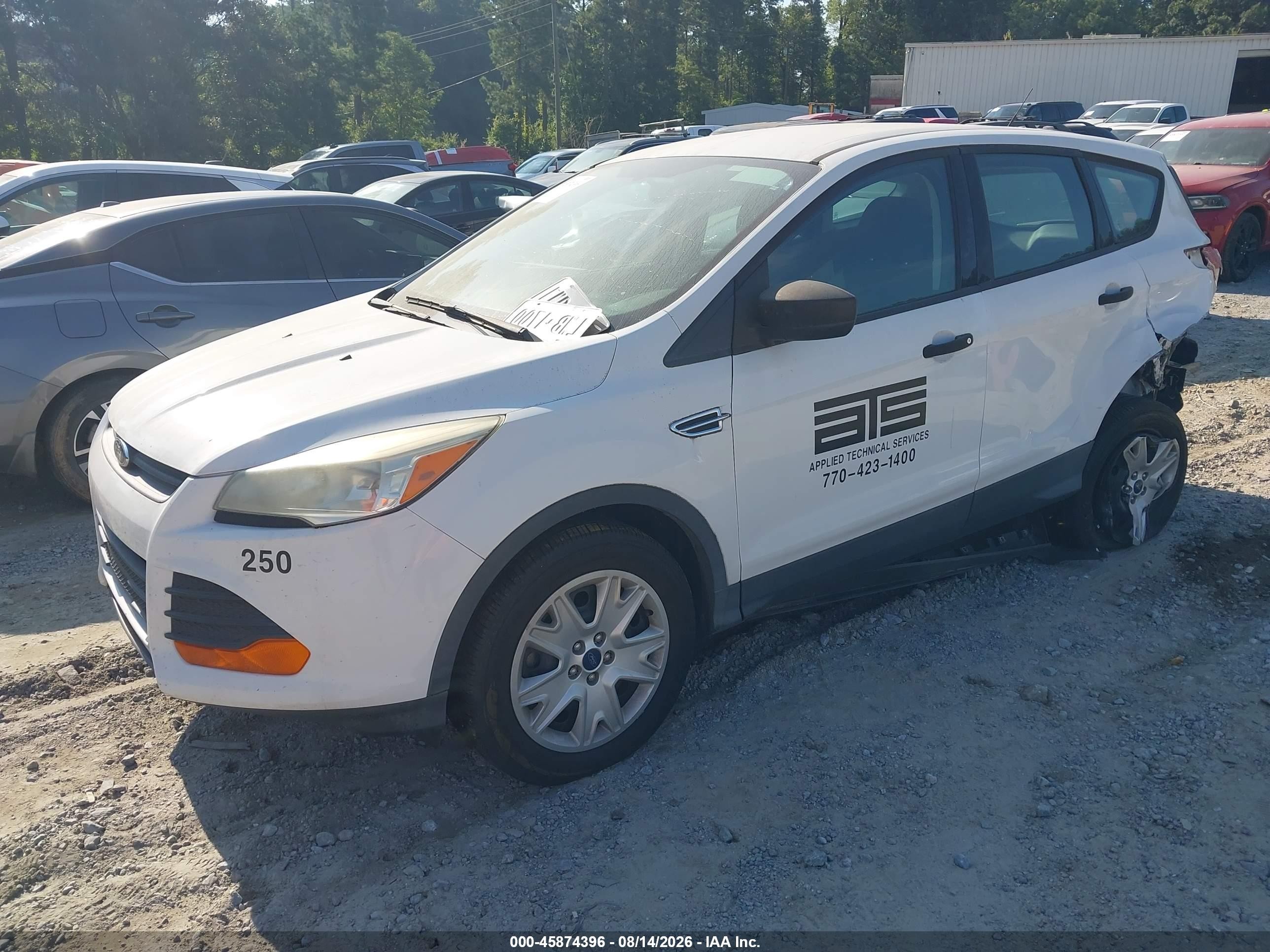 2013 Ford Escape S White vin: 1FMCU0F77DUB65575