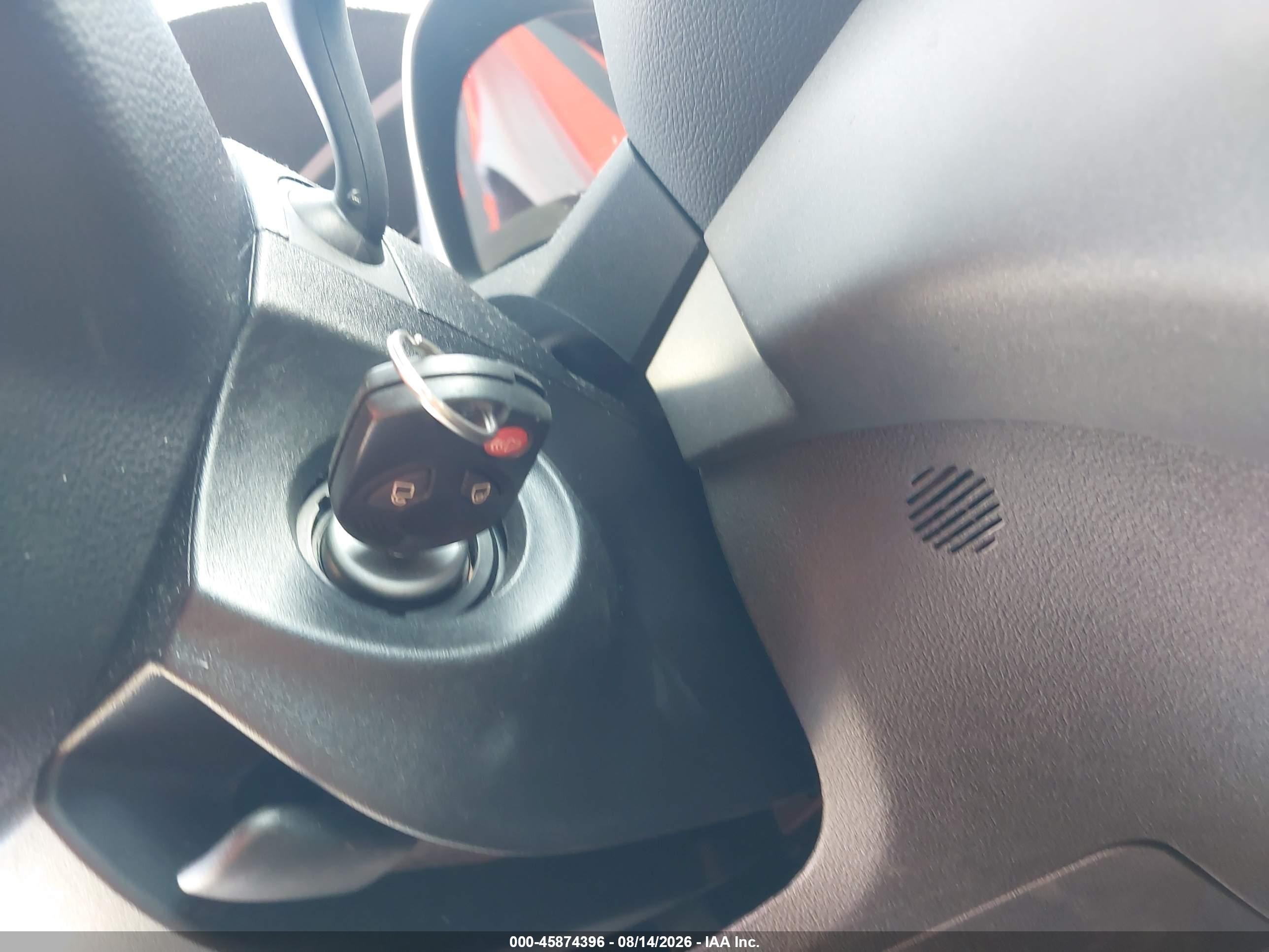 2013 Ford Escape S White vin: 1FMCU0F77DUB65575