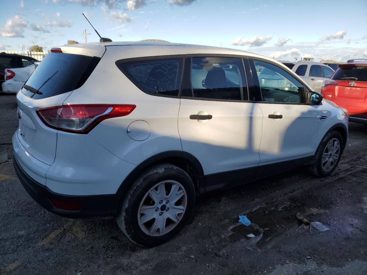 2014 Ford Escape White vin: 1FMCU0F77EUD08736
