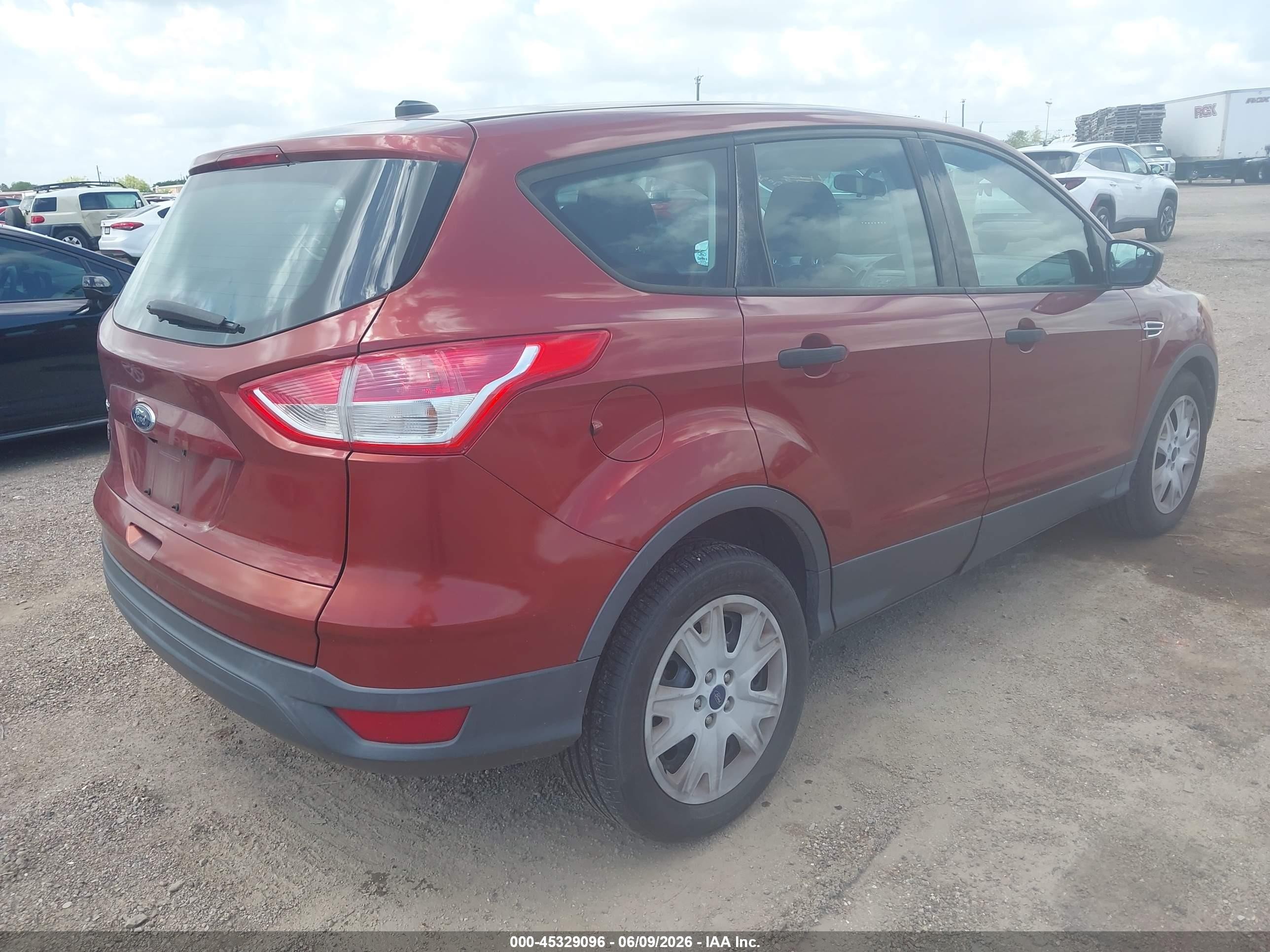 2014 Ford Escape S Оранжевый vin: 1FMCU0F77EUD16710