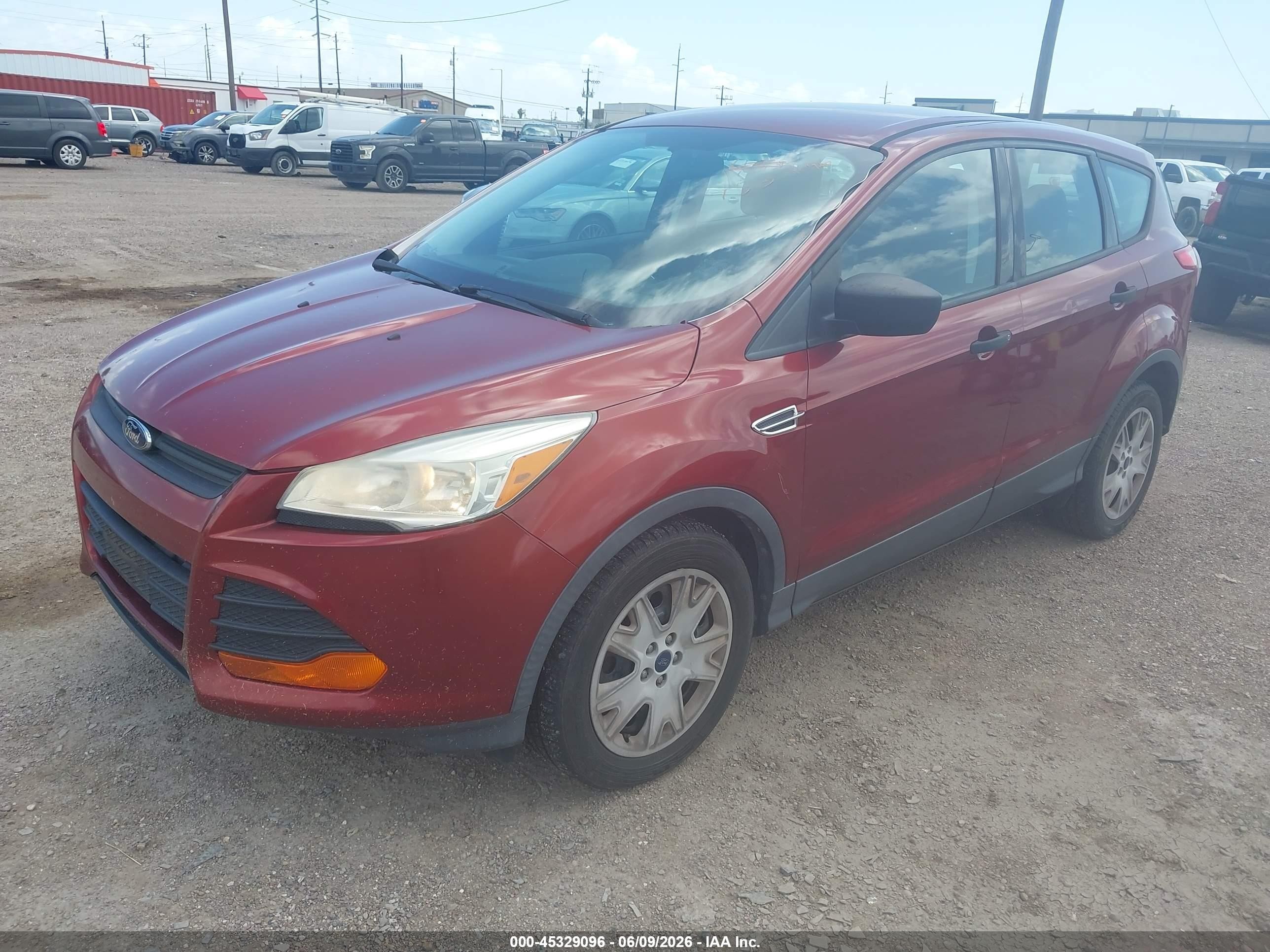 2014 Ford Escape S Оранжевый vin: 1FMCU0F77EUD16710