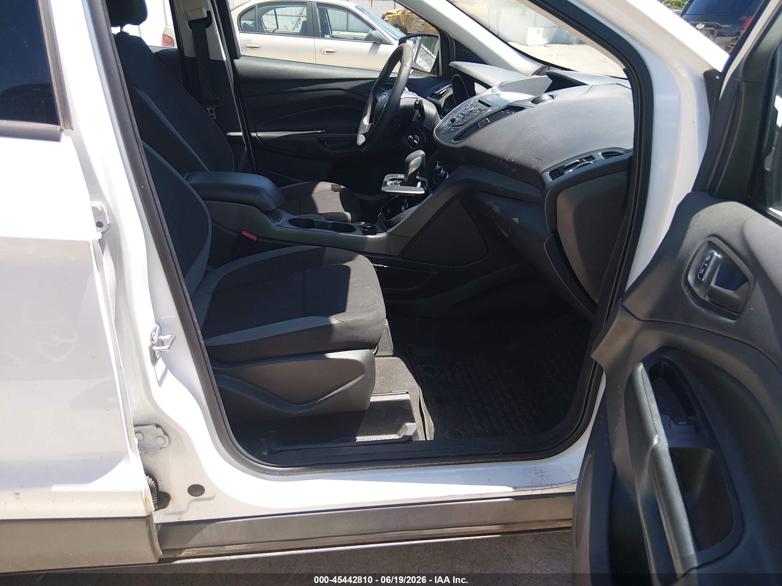2014 Ford Escape S White vin: 1FMCU0F77EUD72226