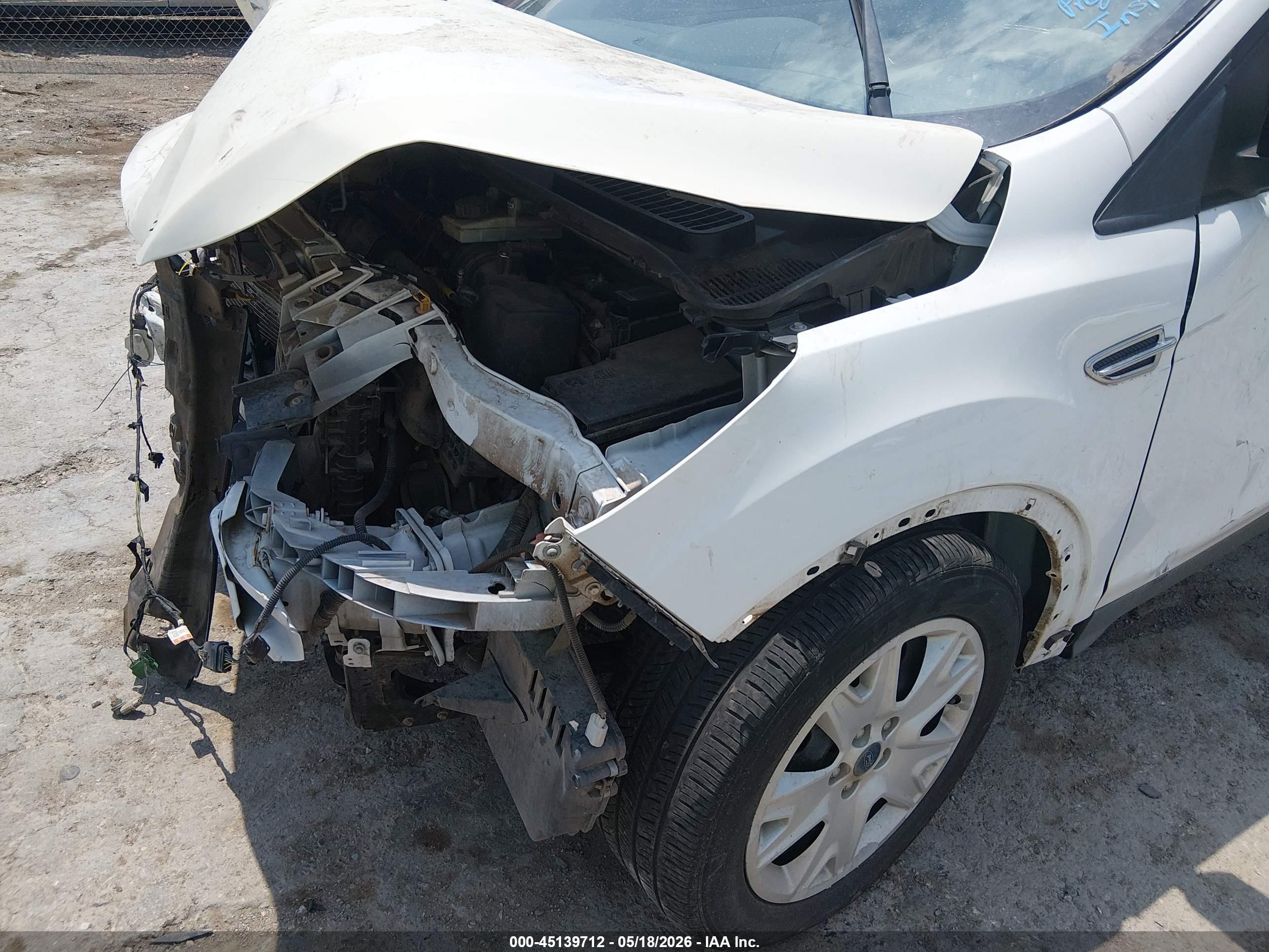 2015 Ford Escape S White vin: 1FMCU0F77FUB93640