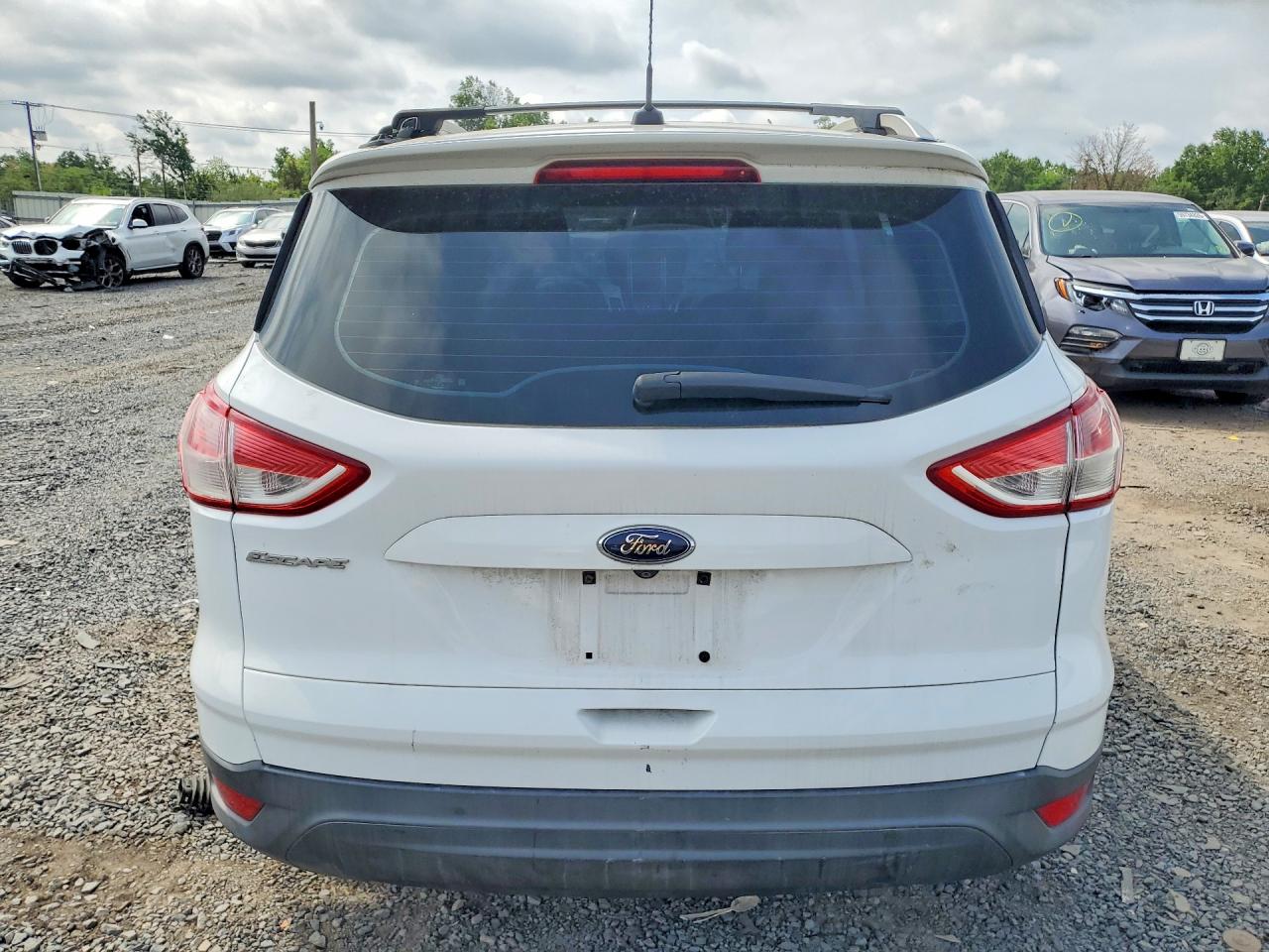 2015 Ford Escape S White vin: 1FMCU0F77FUC18827