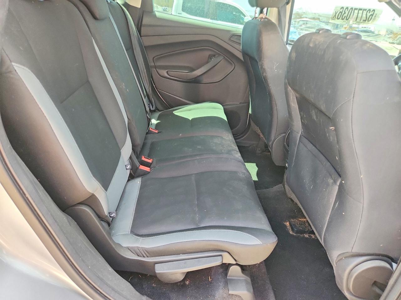 2016 Ford Escape S Серебряный vin: 1FMCU0F77GUB70893
