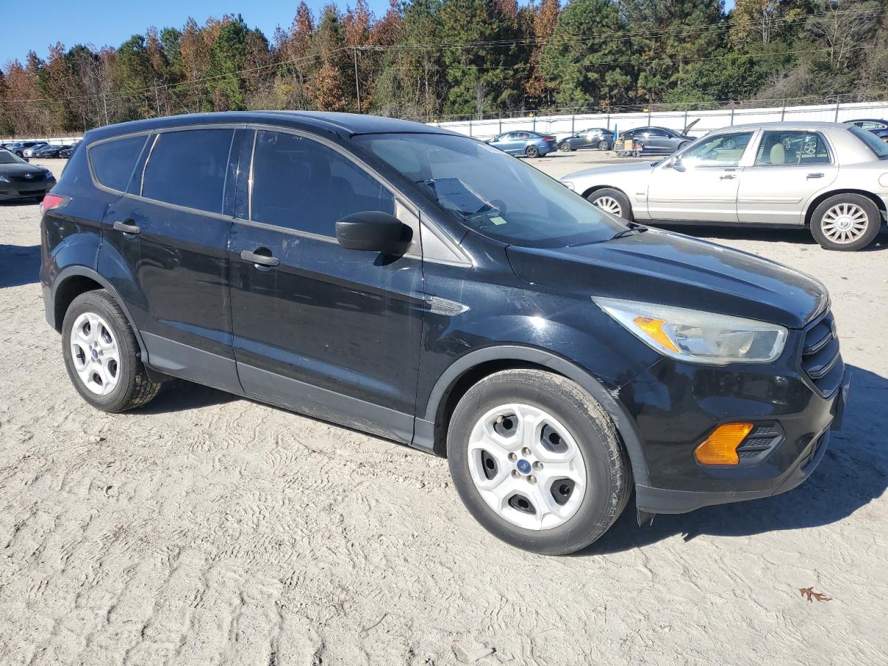 2017 Ford Escape S Черный vin: 1FMCU0F77HUA10353