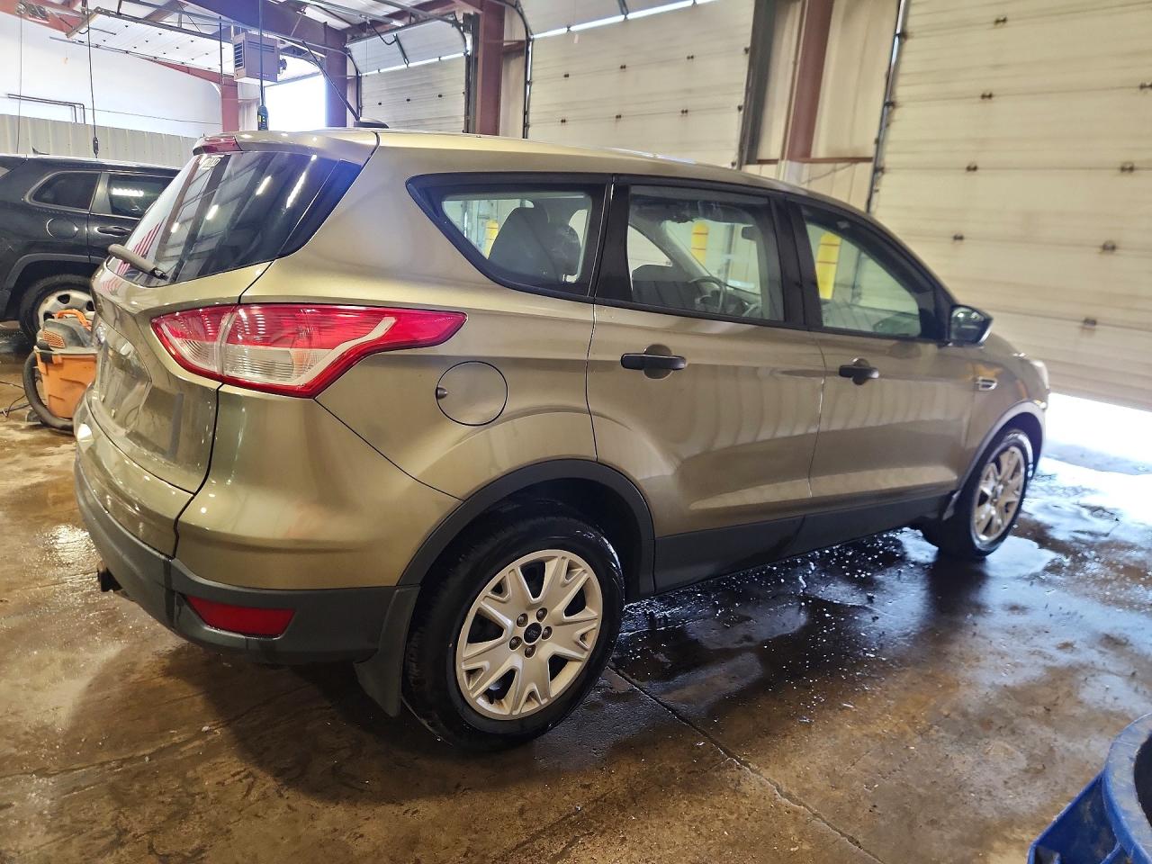 2013 Ford Escape S Green vin: 1FMCU0F78DUA51505