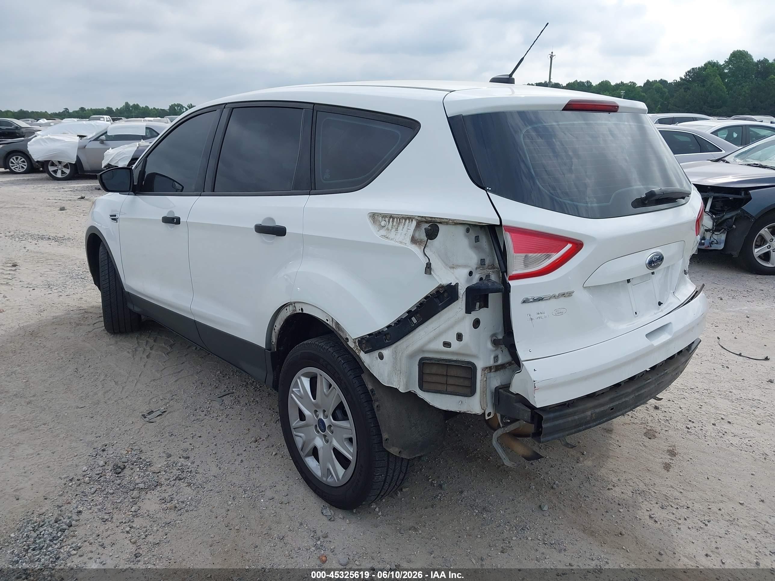 2013 Ford Escape S White vin: 1FMCU0F78DUC08174