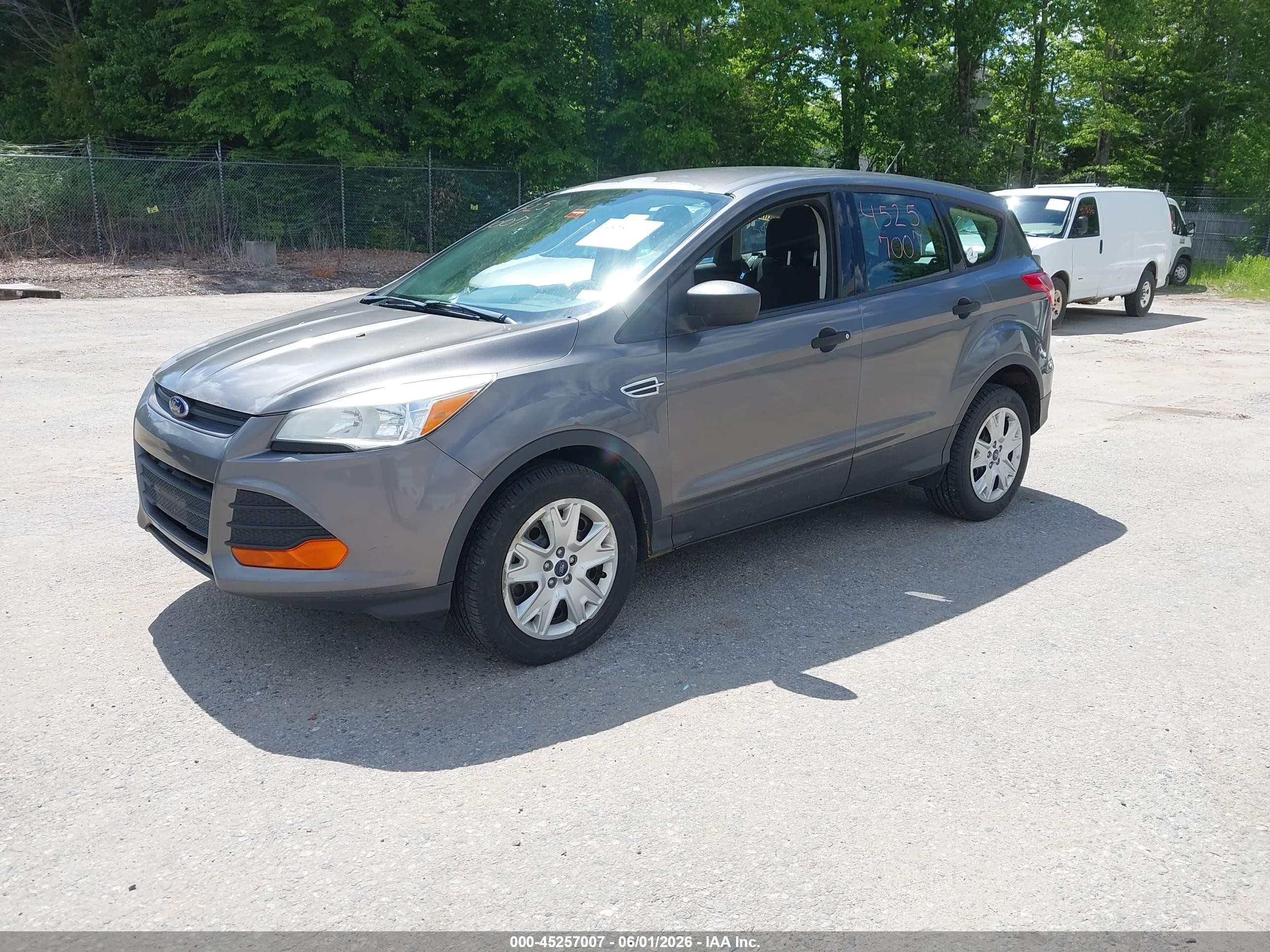 2013 Ford Escape S Gray vin: 1FMCU0F78DUD46698