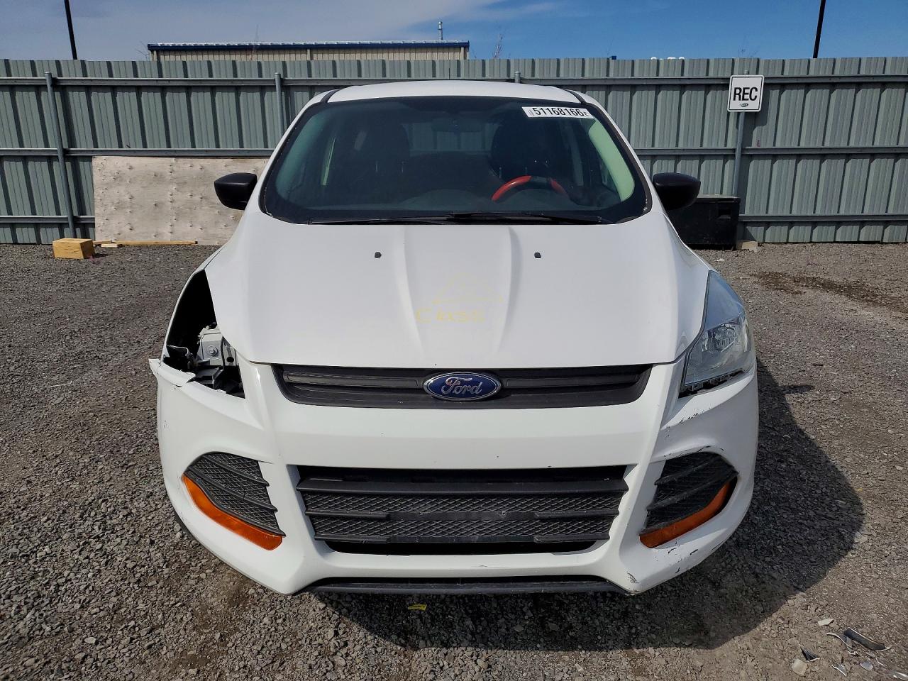 2014 Ford Escape S White vin: 1FMCU0F78EUA40926