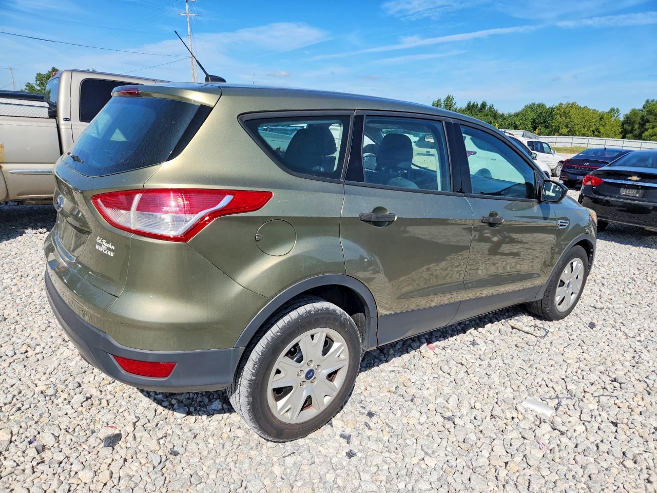 2014 Ford Escape S Зеленый vin: 1FMCU0F78EUB43912