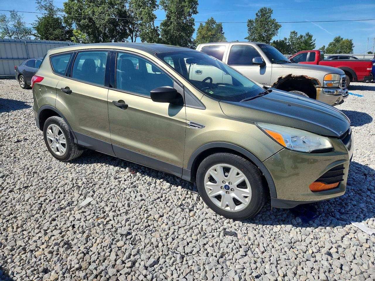 2014 Ford Escape S Зеленый vin: 1FMCU0F78EUB43912