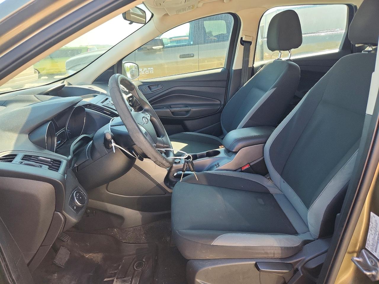2014 Ford Escape S Зеленый vin: 1FMCU0F78EUB43912