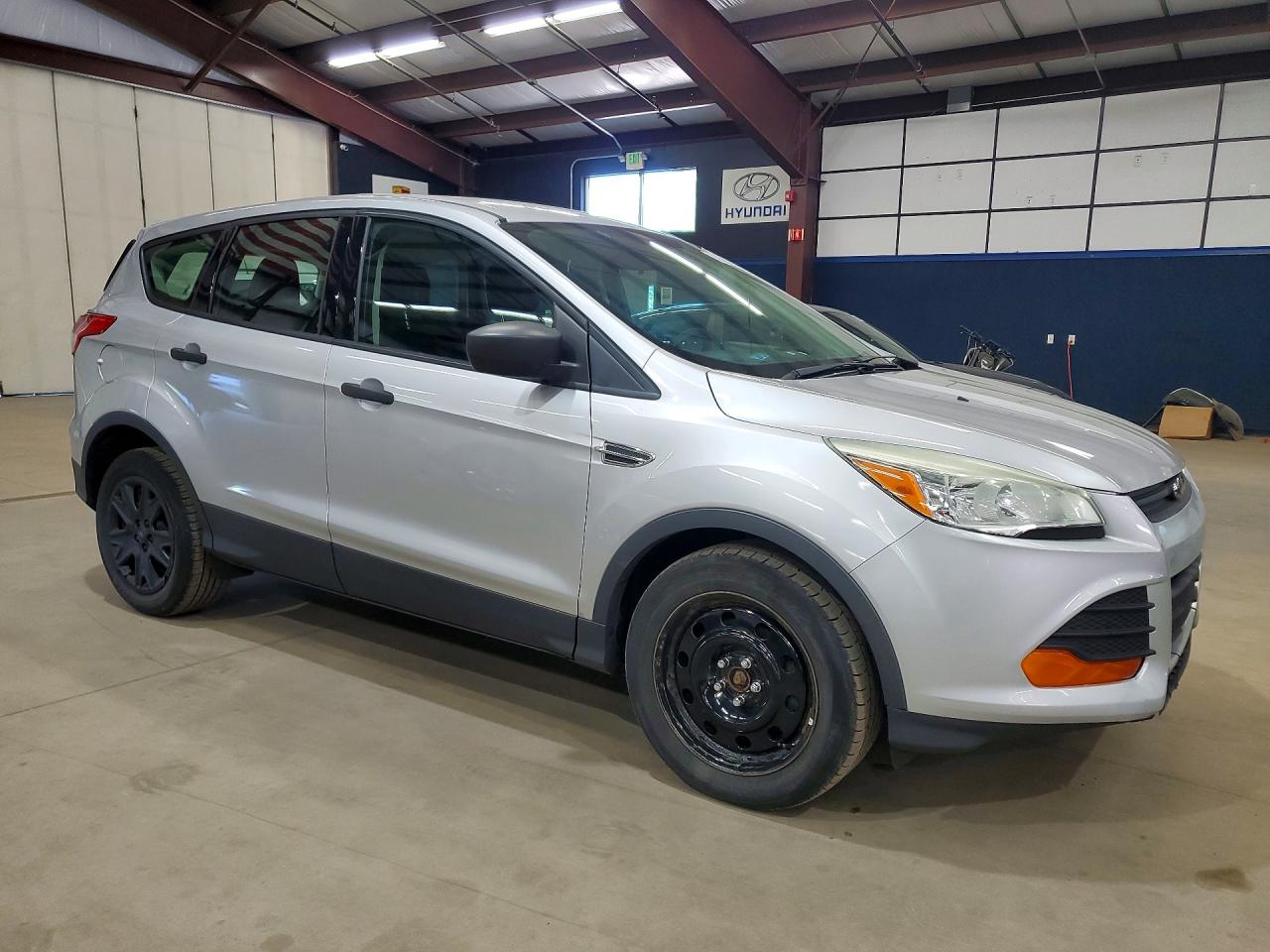 2015 Ford Escape S Серебряный vin: 1FMCU0F78FUA20869