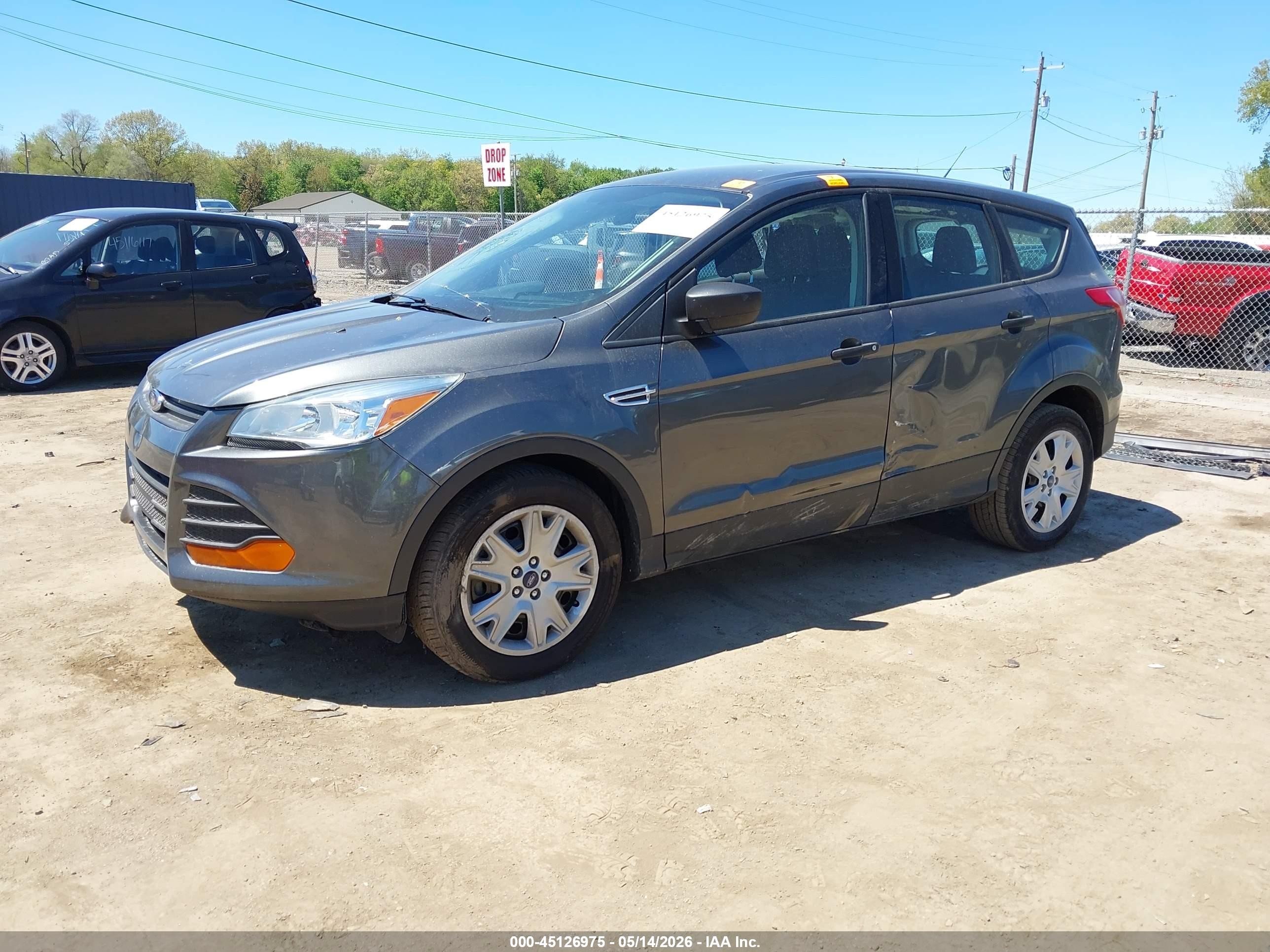 2015 Ford Escape S Серый vin: 1FMCU0F78FUA22797