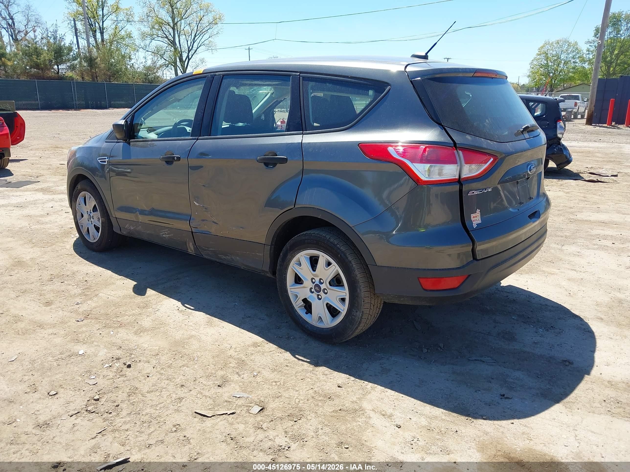 2015 Ford Escape S Серый vin: 1FMCU0F78FUA22797