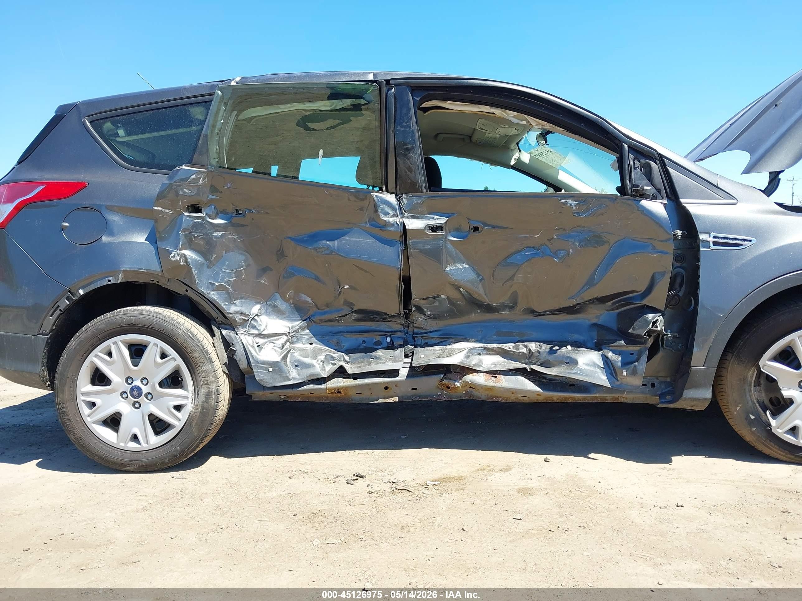 2015 Ford Escape S Серый vin: 1FMCU0F78FUA22797