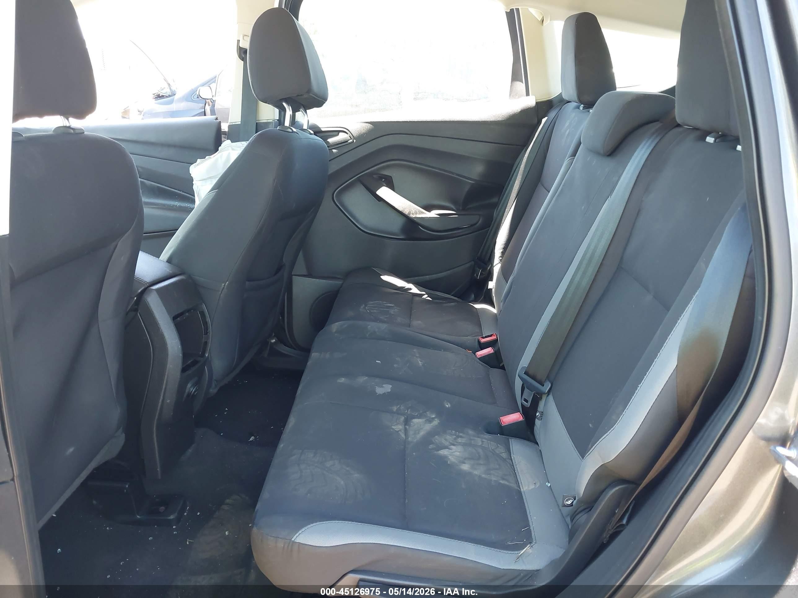2015 Ford Escape S Серый vin: 1FMCU0F78FUA22797