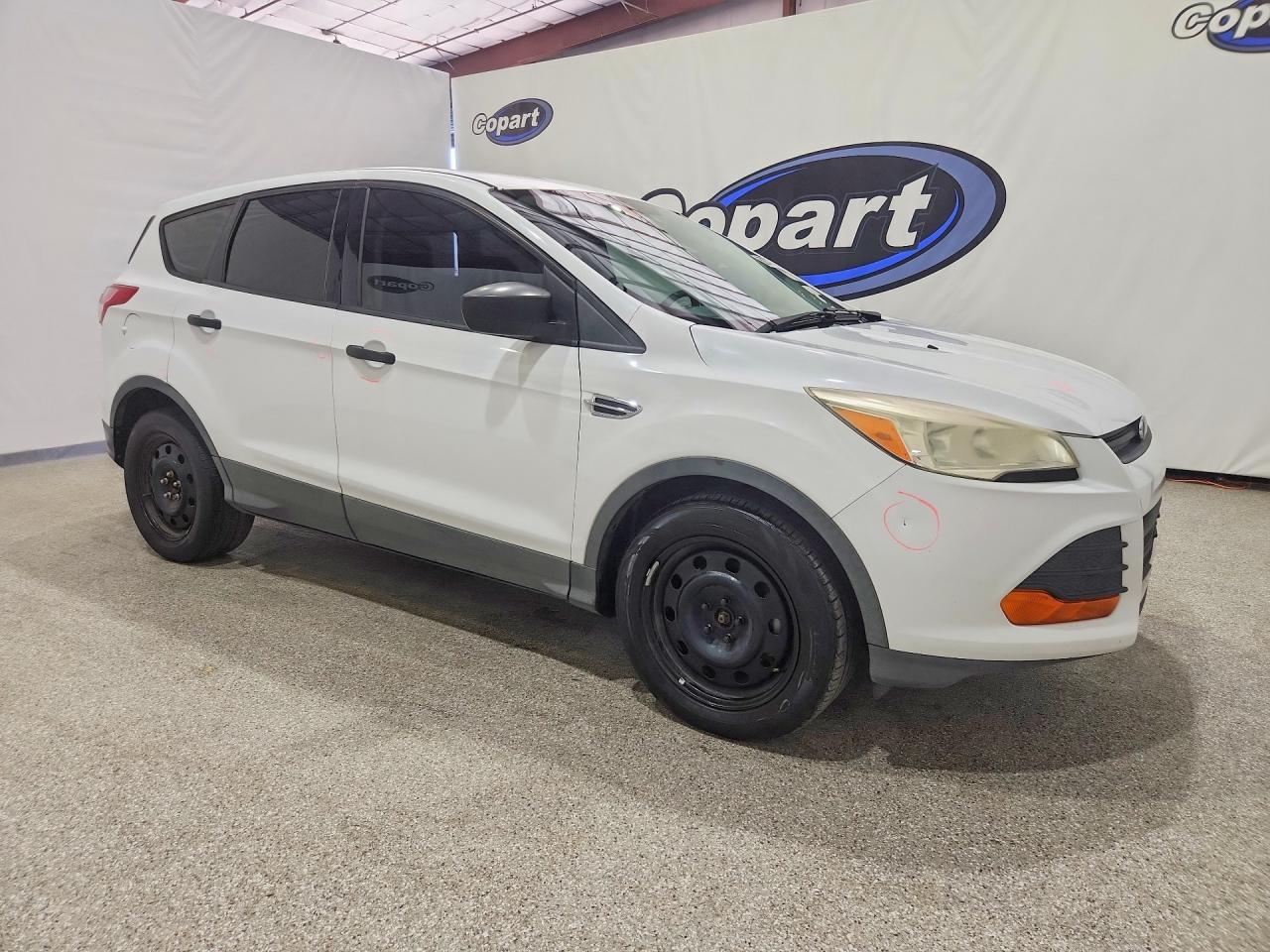2015 Ford Escape S White vin: 1FMCU0F78FUB64907