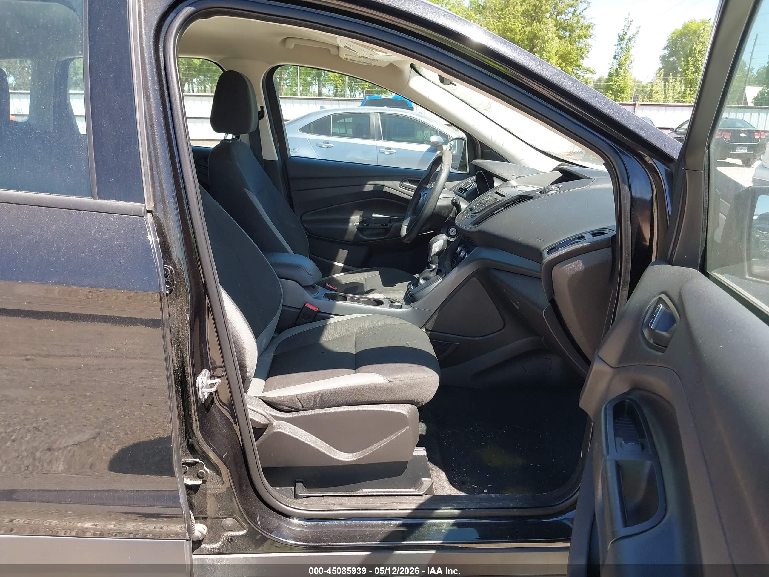 2015 Ford Escape S Черный vin: 1FMCU0F78FUB82579