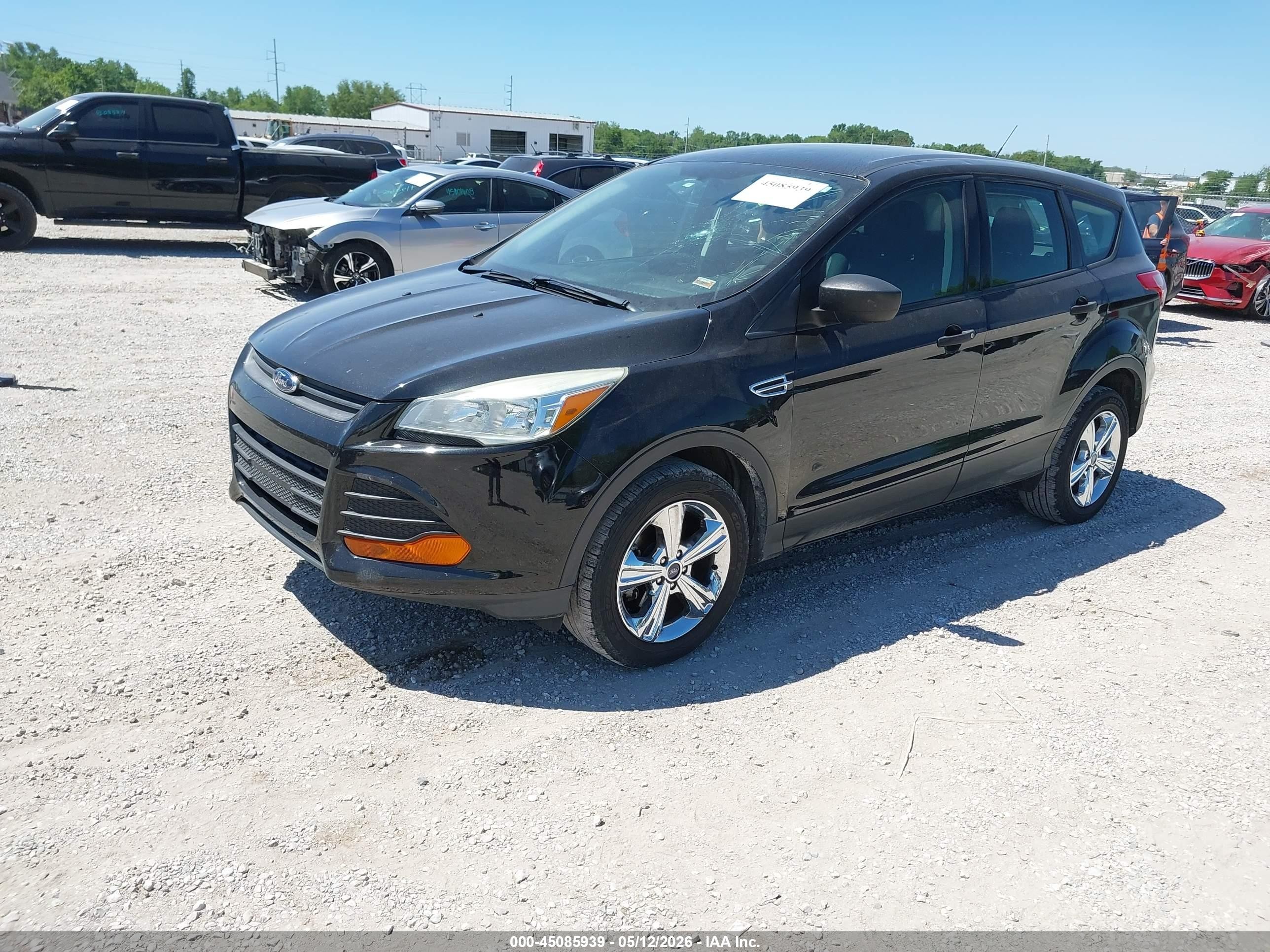 2015 Ford Escape S Черный vin: 1FMCU0F78FUB82579